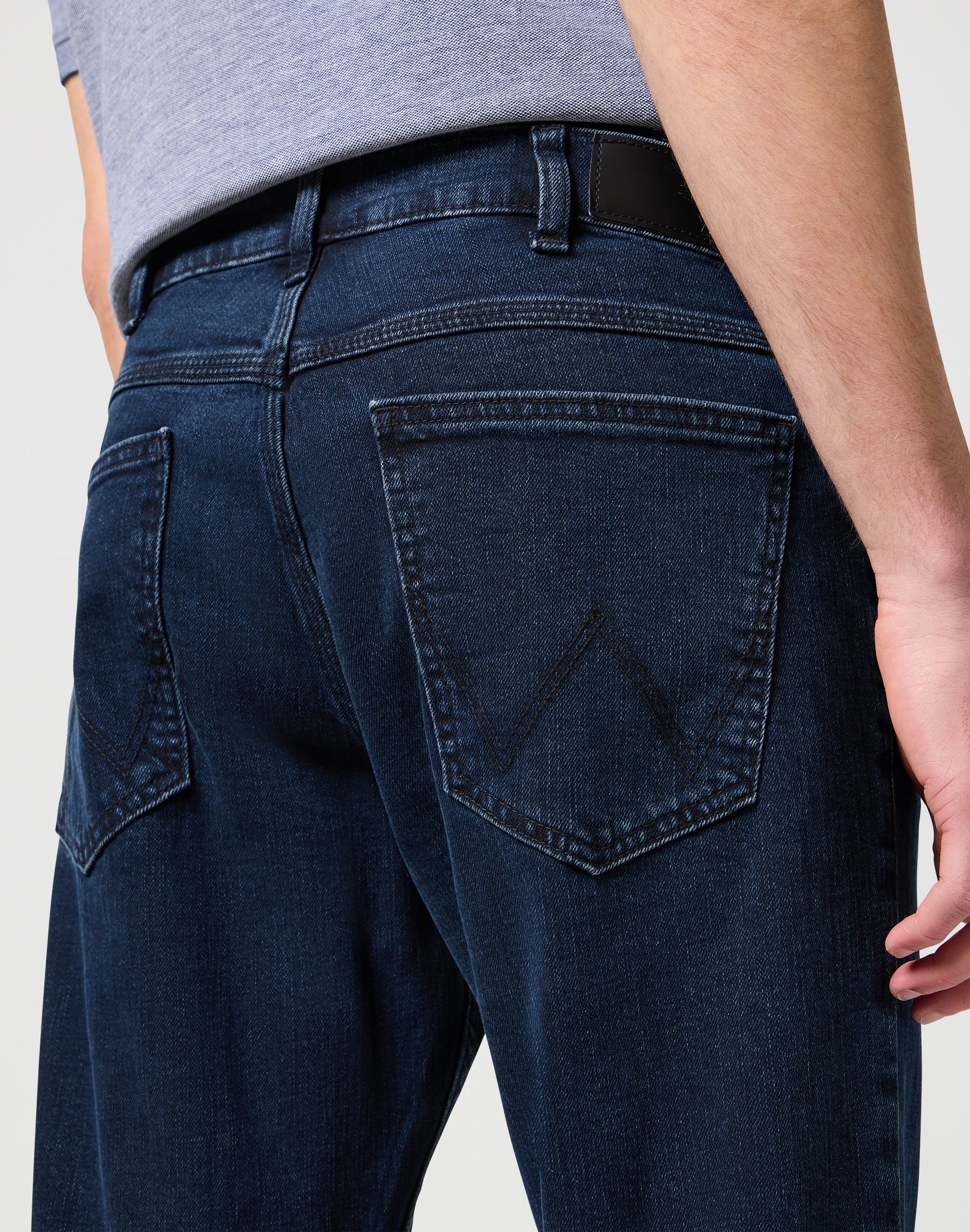 Regular in Blue Black Jeans Wrangler