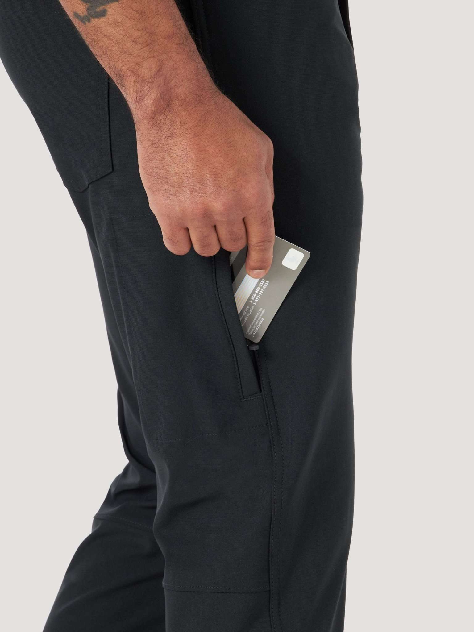 FWDS 5 Pocket Pant in nero Pantaloni Wrangler