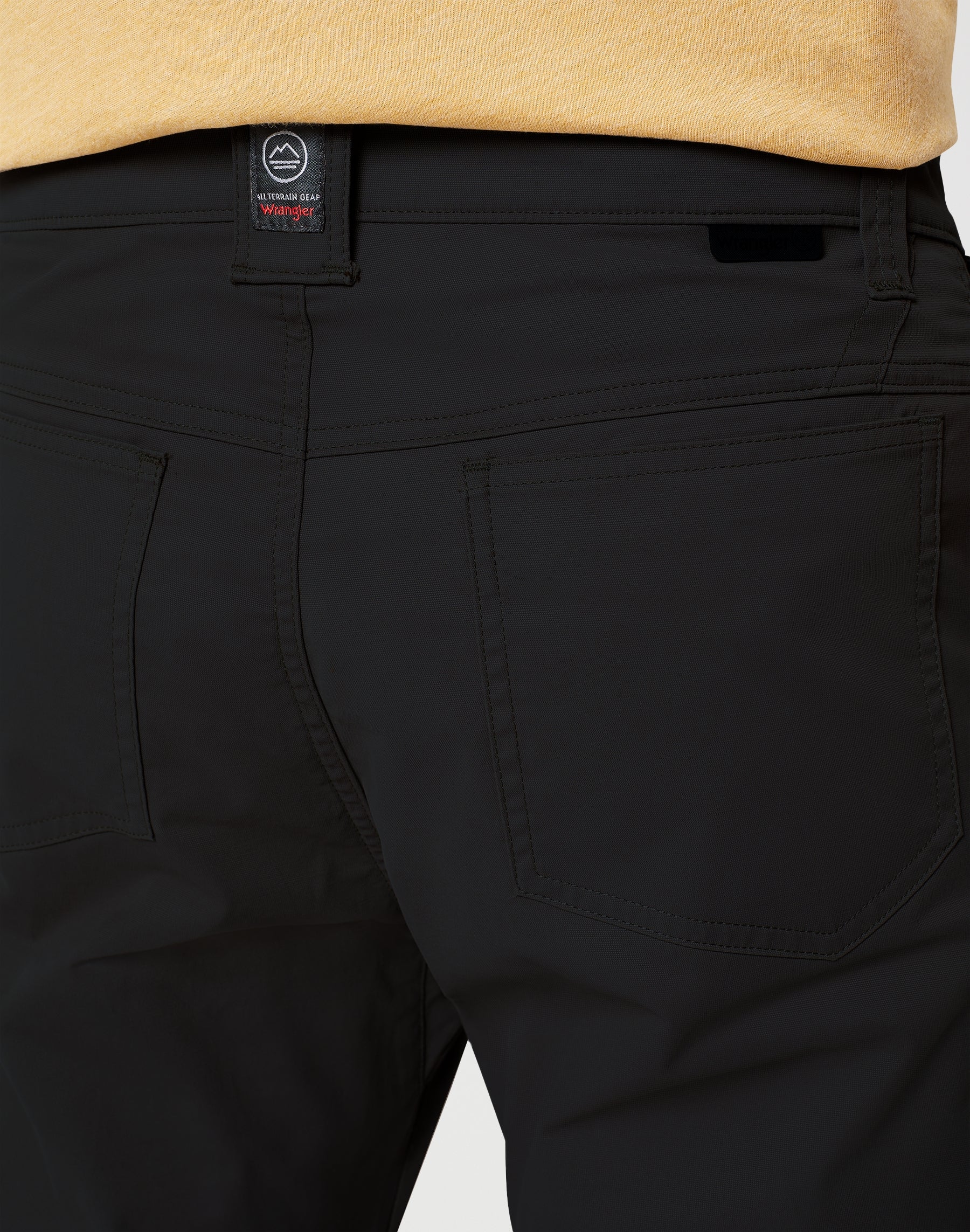All Terrain Gear Sustainable Utility Pant in nero Pantaloni Wrangler