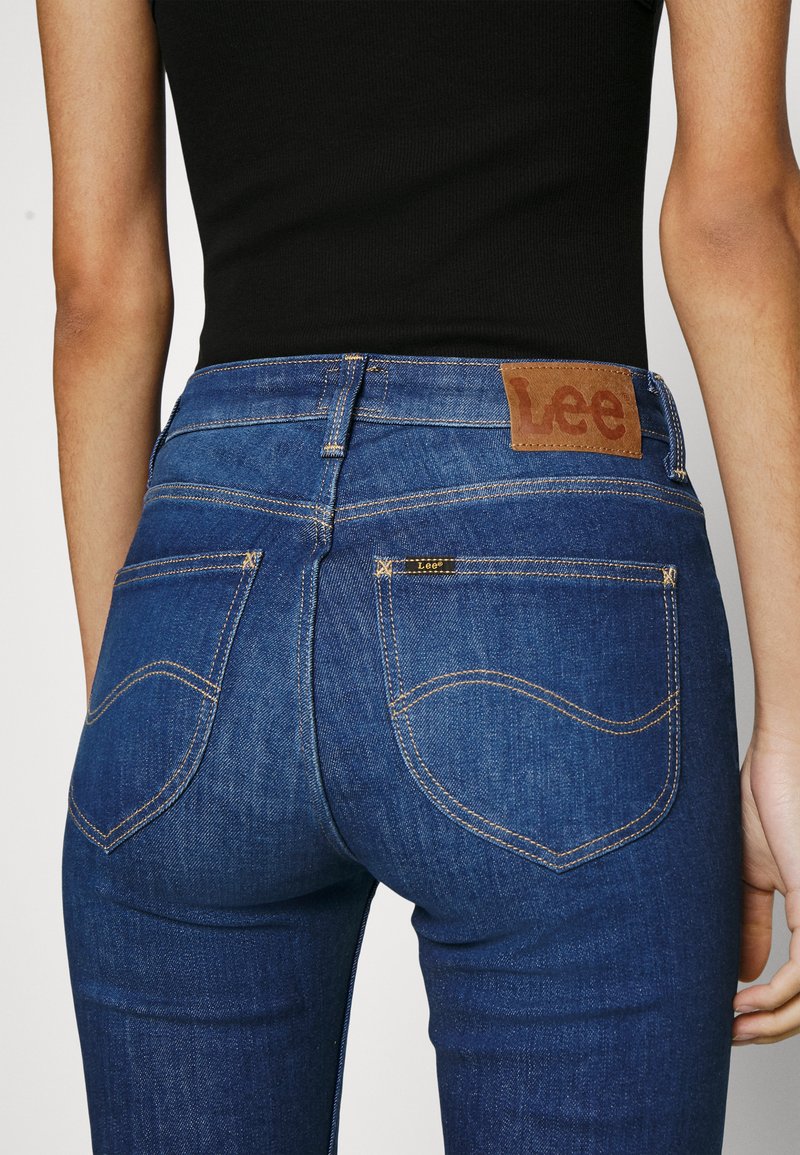 Scarlett High in jeans Night Sky Lee