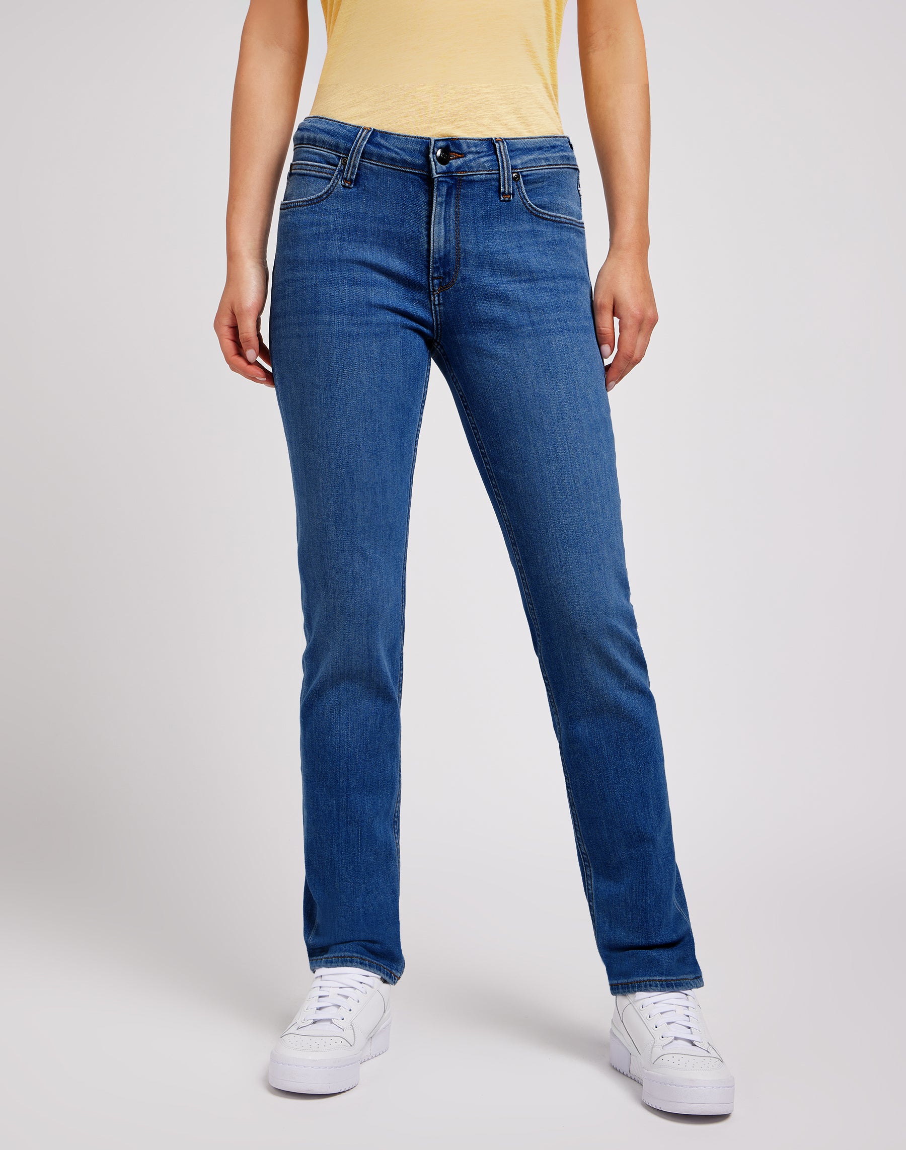 Elly in jeans Night Sky Lee