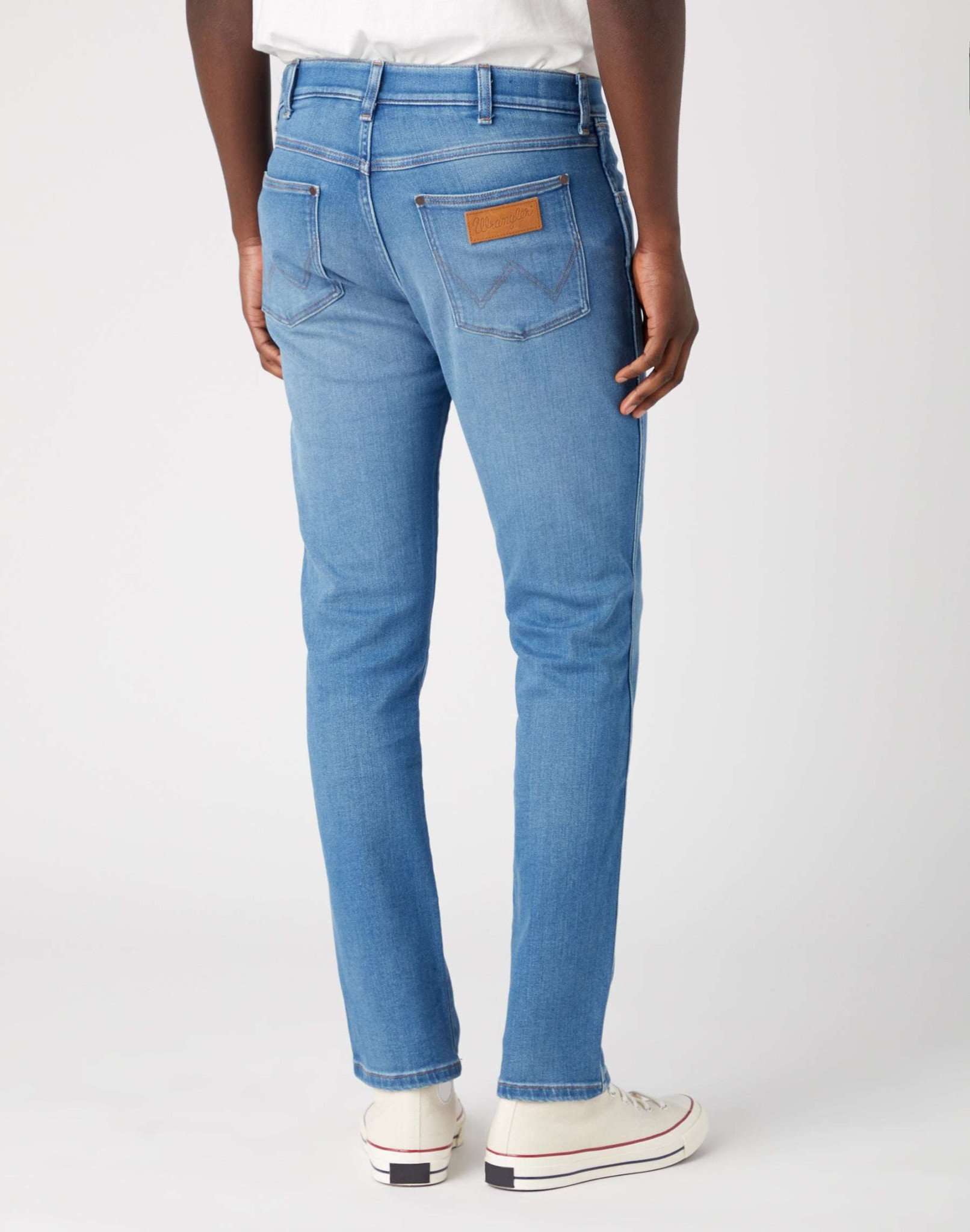 Larston in jeans cosmici Wrangler