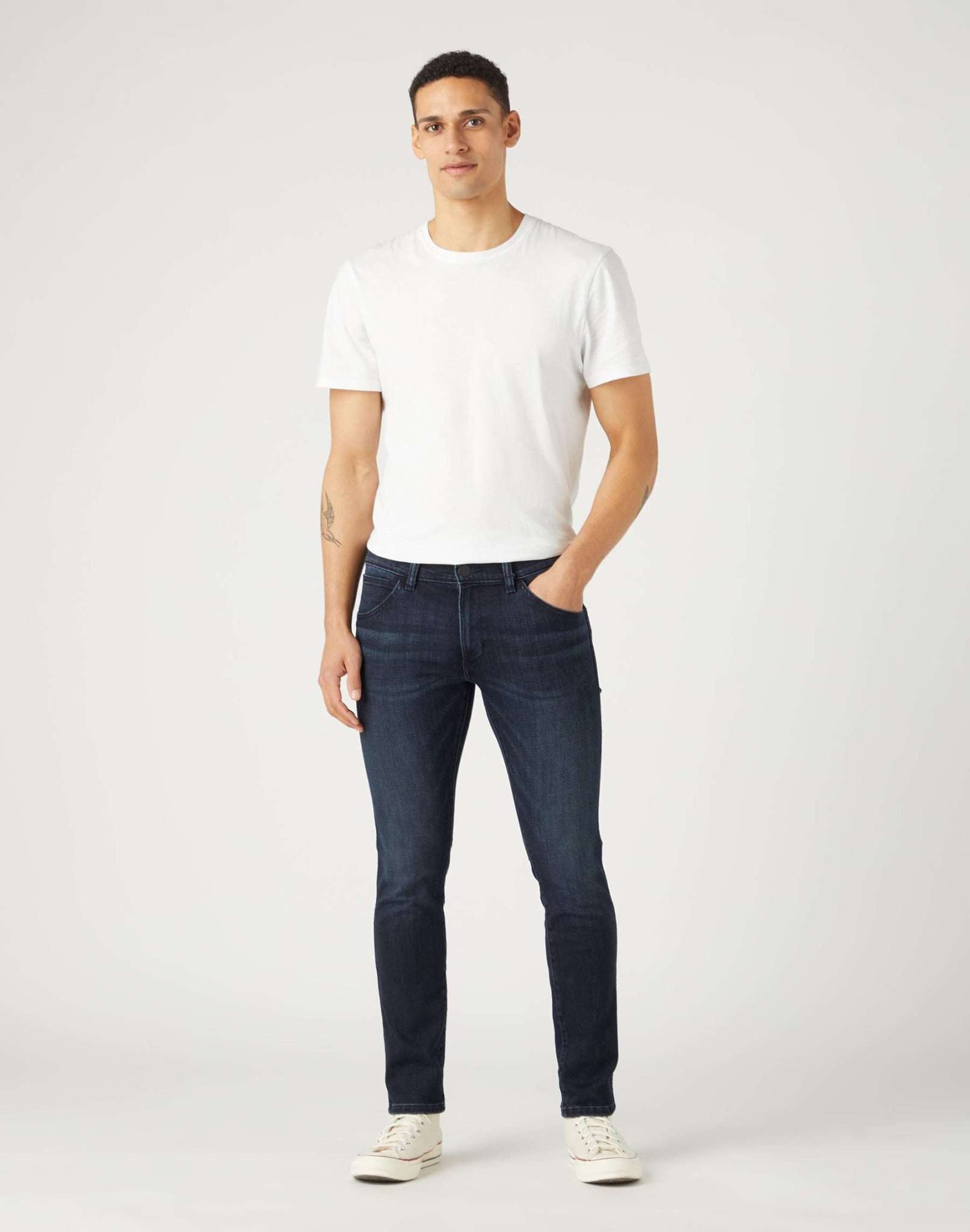 Bryson in jeans Wrangler Dusky Night