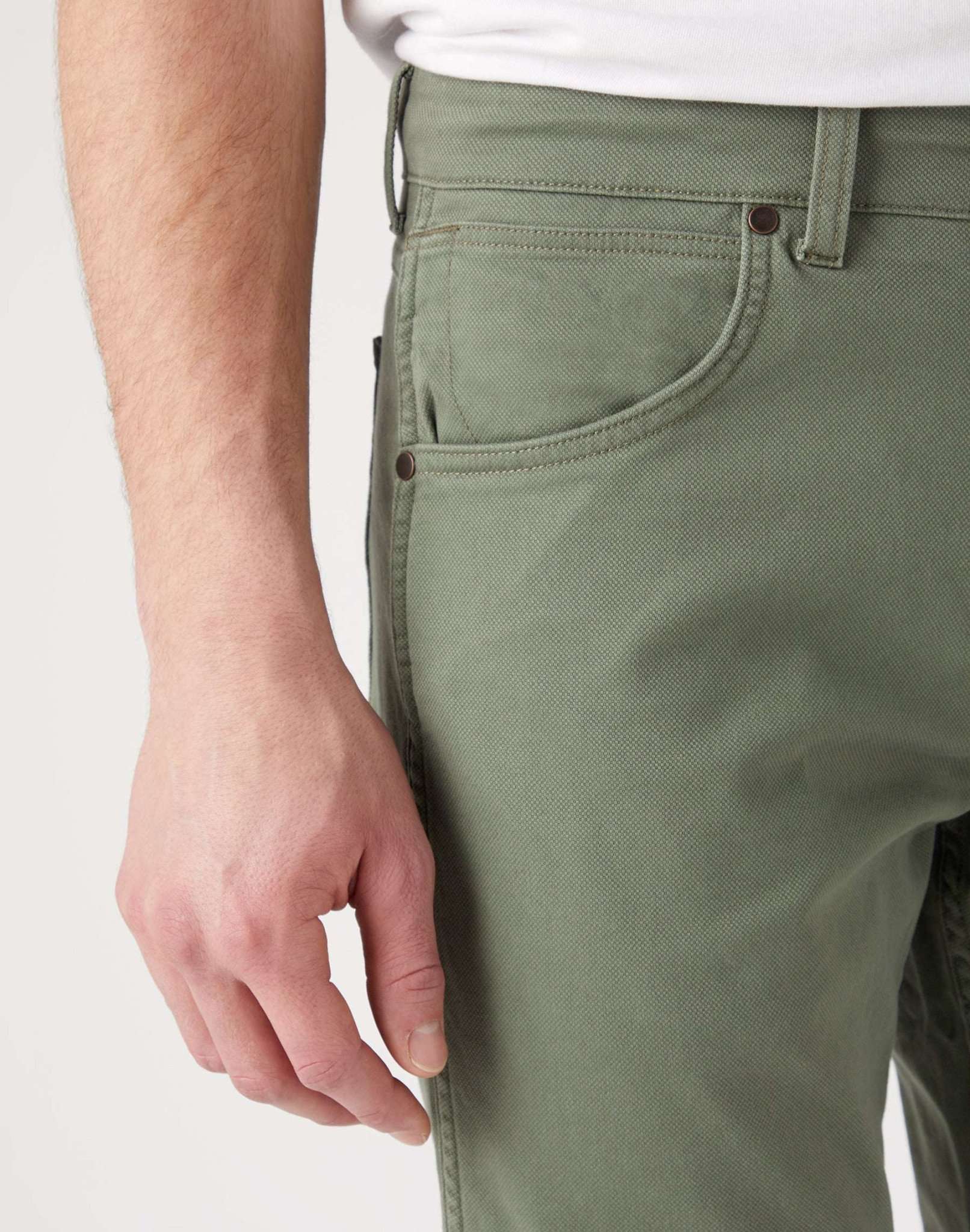 Greensboro in pantaloni oliva polverosi Wrangler