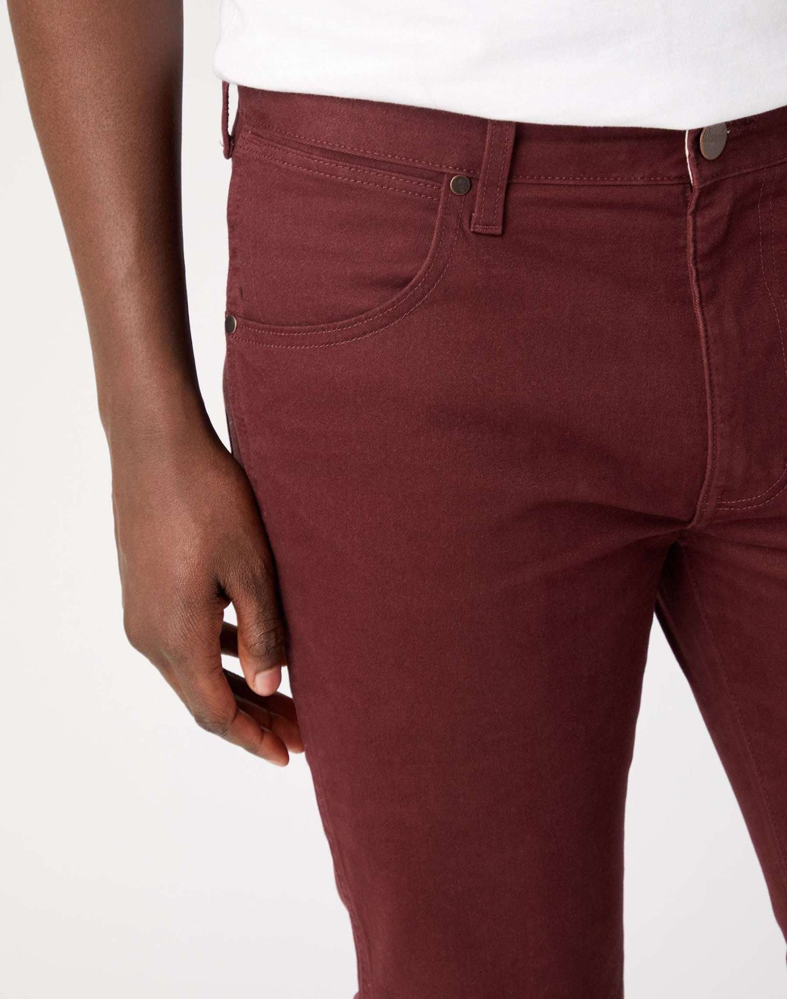 Larston in Dahlia Pantaloni Wrangler