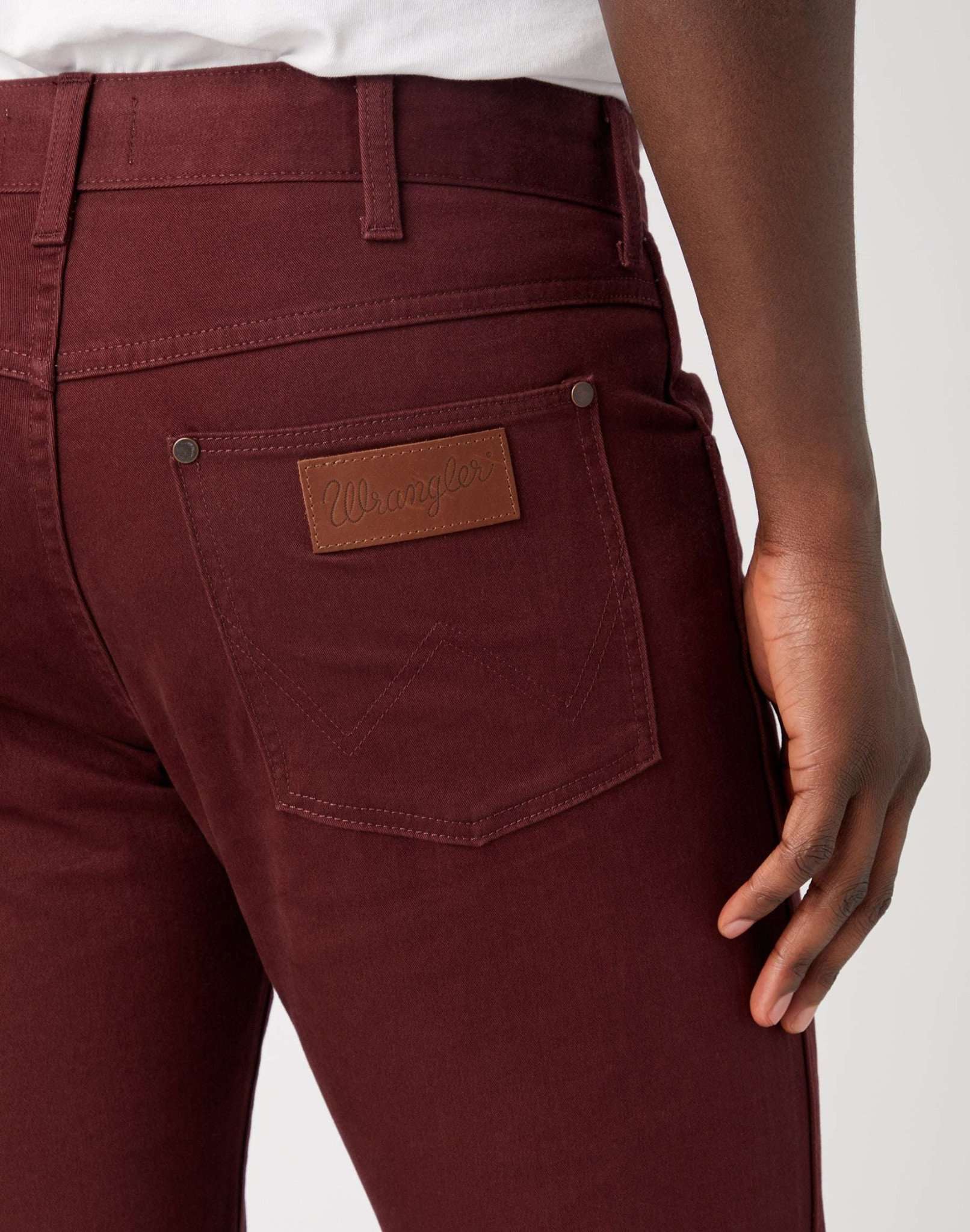 Larston in Dahlia Pantaloni Wrangler