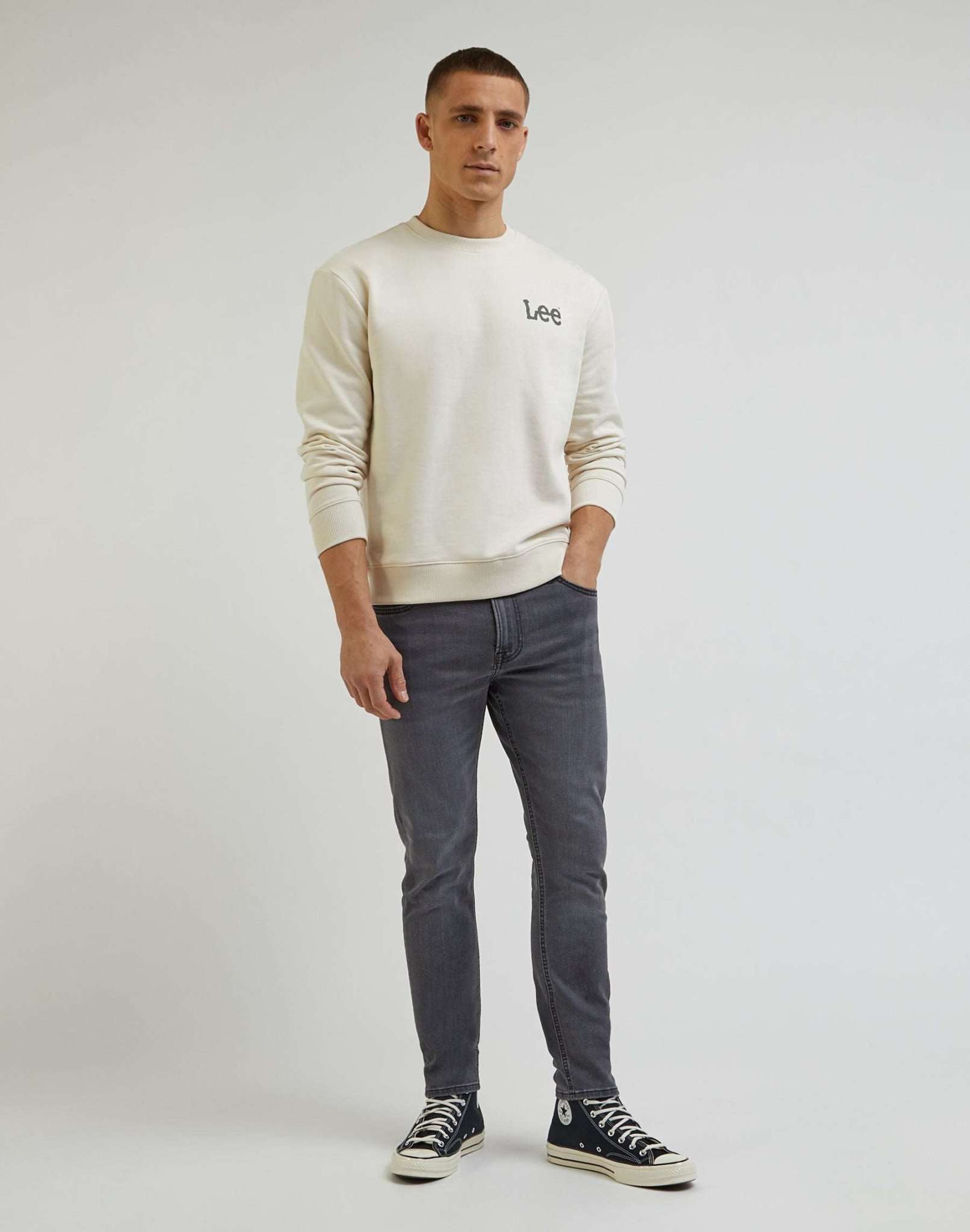 Malone in Jeans Darkness Lee