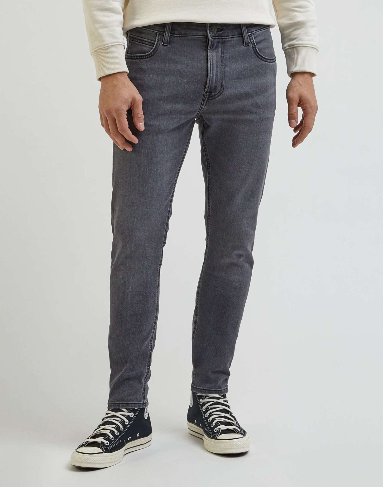 Malone in Jeans Darkness Lee