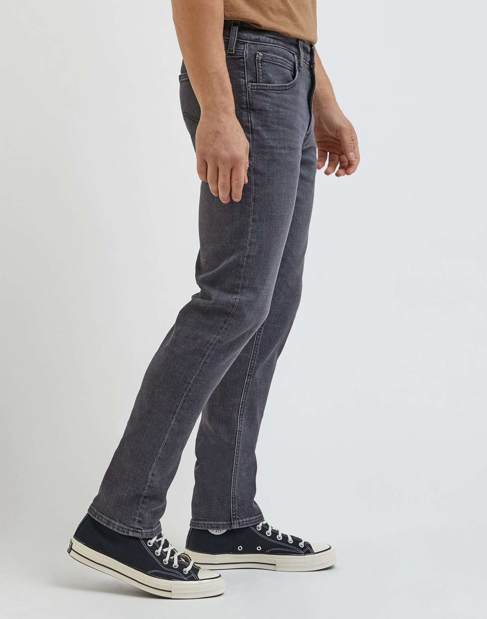 Daren Zip Fly in jeans Worn In Shadow Lee