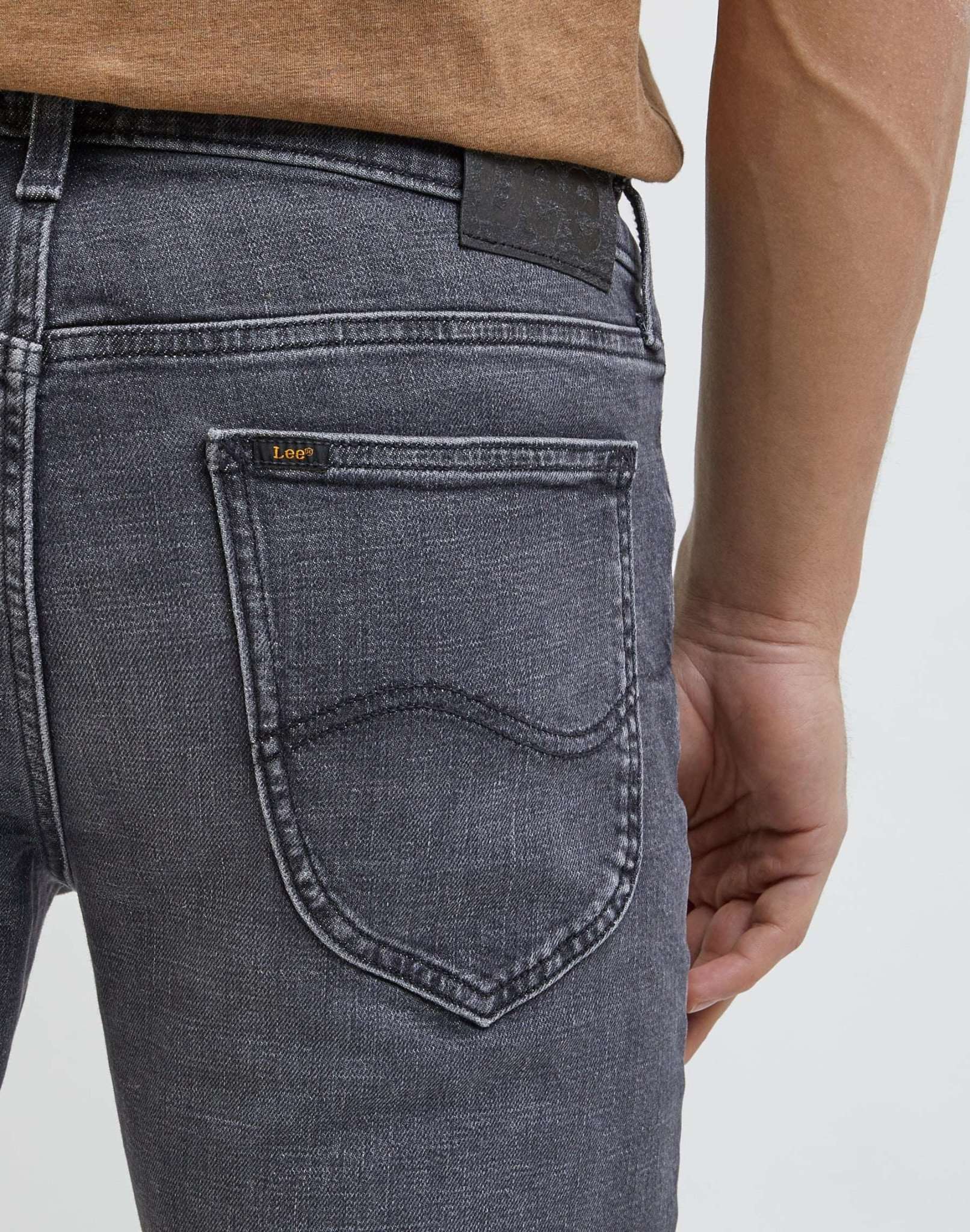 Daren Zip Fly in jeans Worn In Shadow Lee