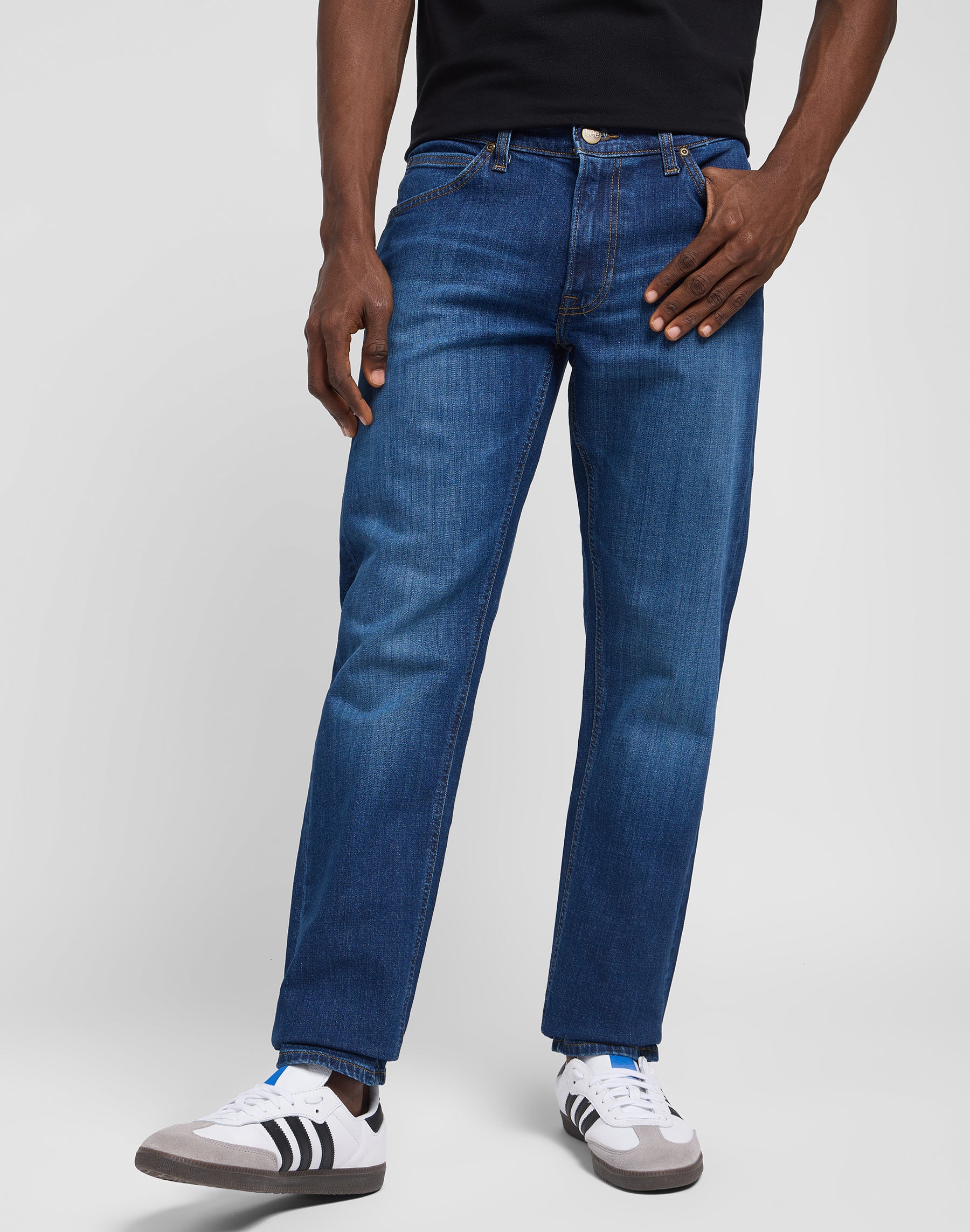 Daren in jeans On The Road Lee