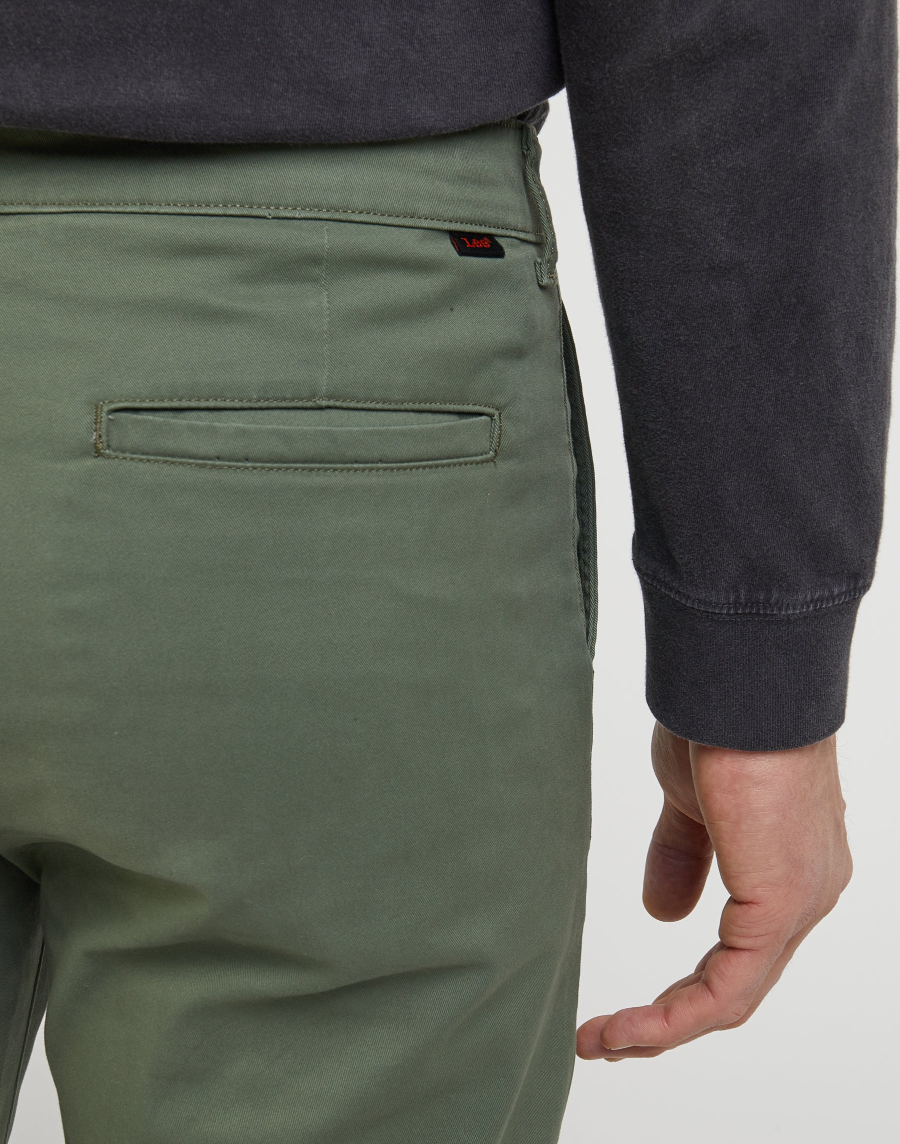 Pantaloni regolari Chino Leesure in Olive Grove Lee