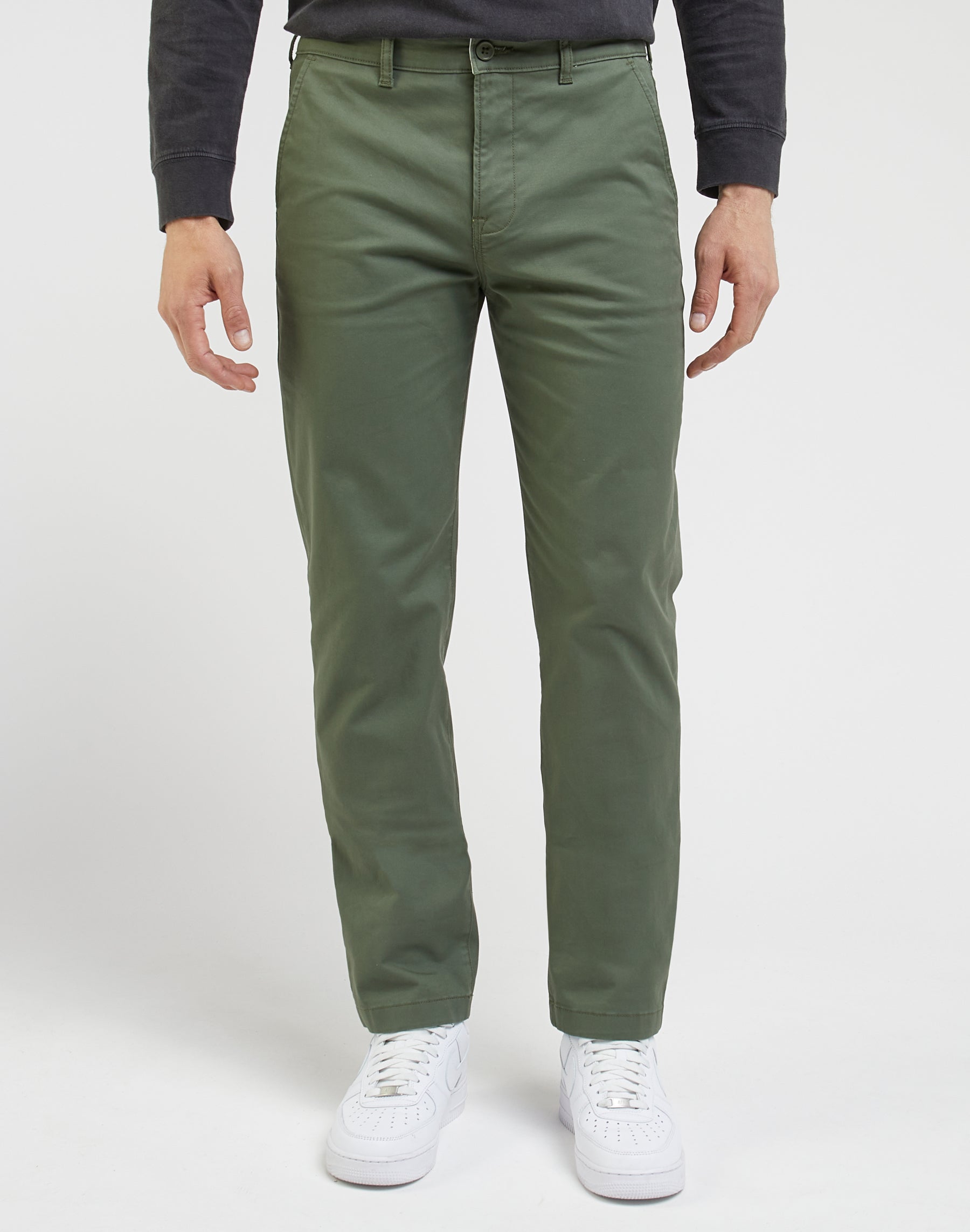Pantaloni regolari Chino Leesure in Olive Grove Lee