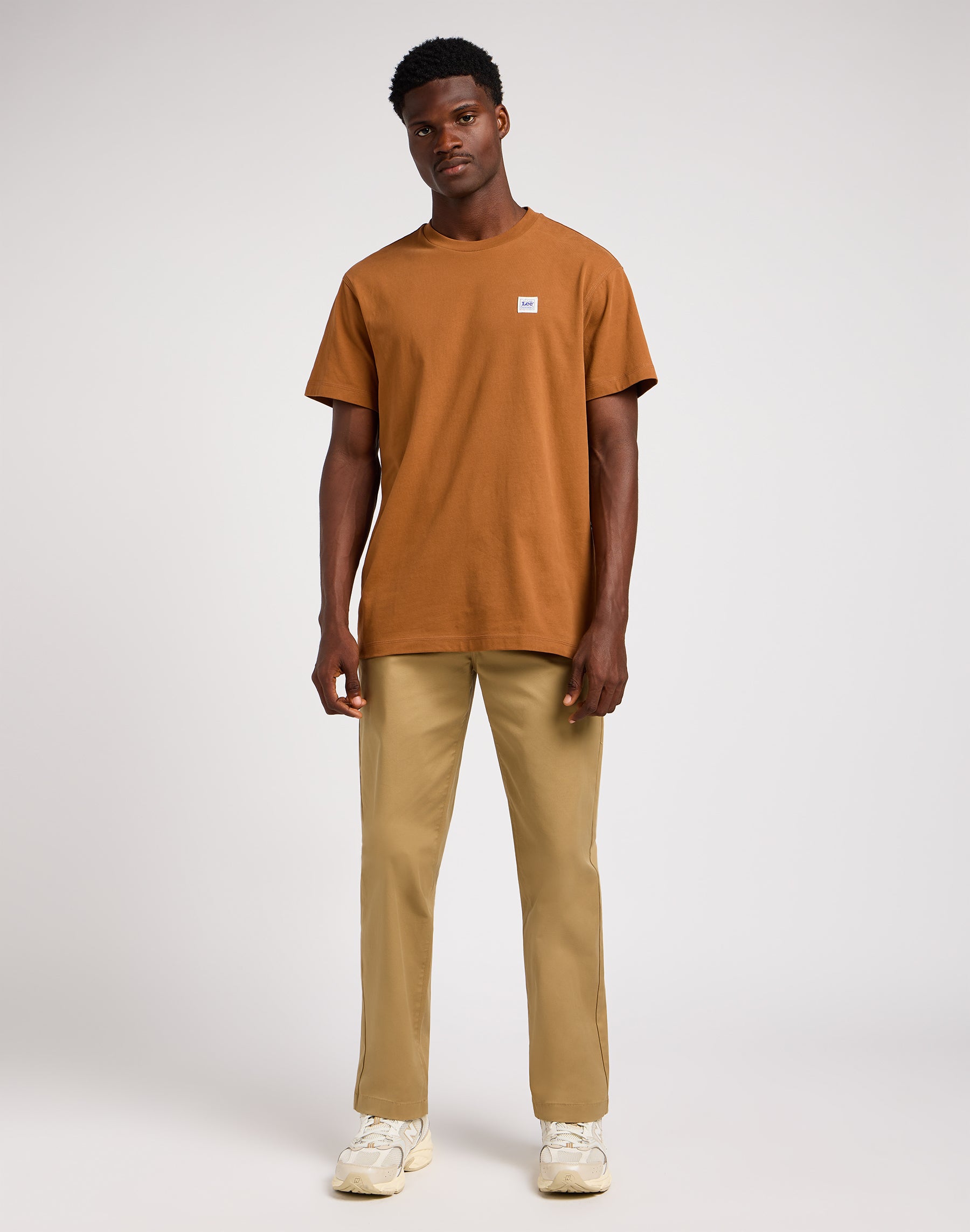 Pantaloni chino rilassati in argilla Lee