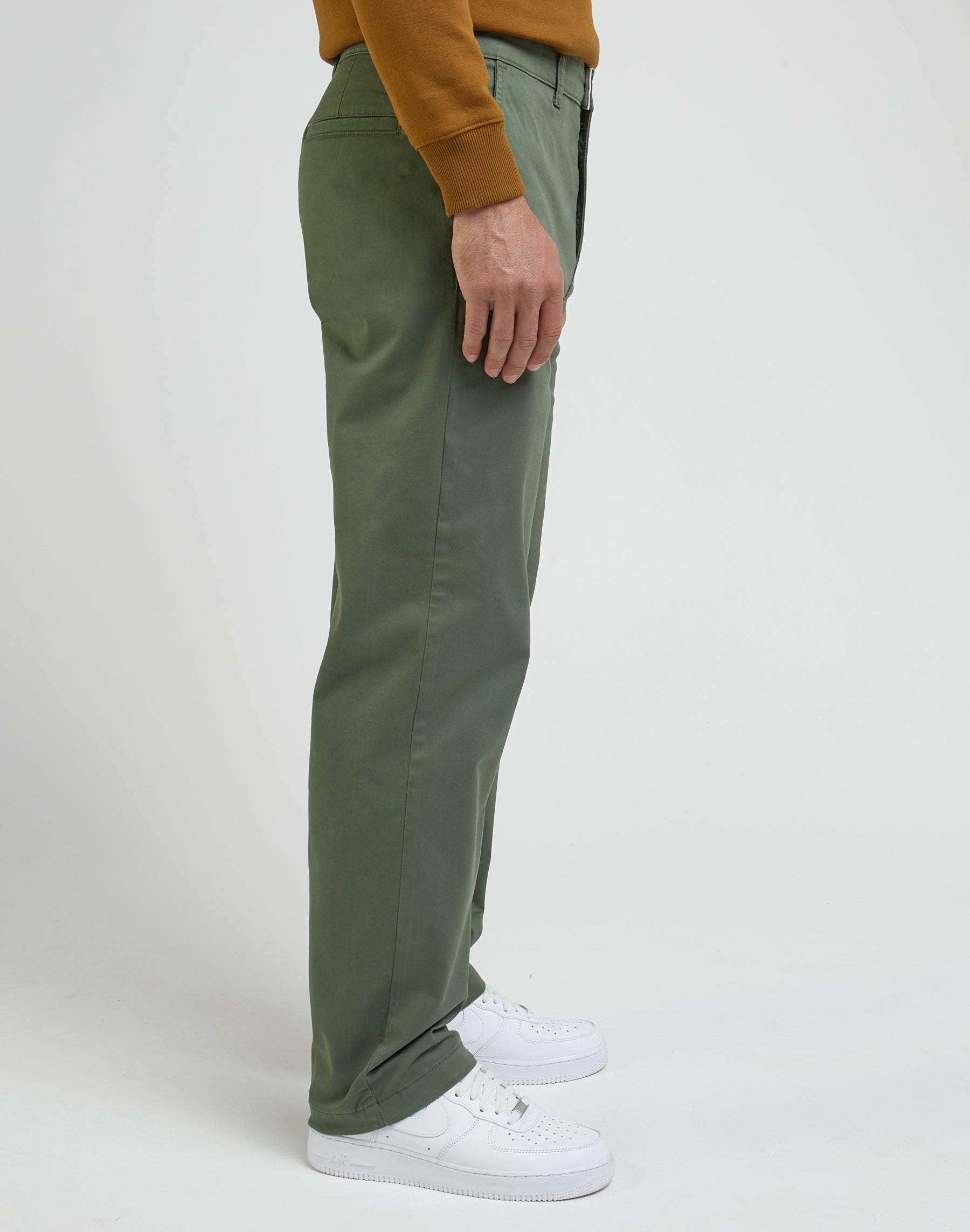 Pantaloni Chino rilassati in Olive Grove Lee