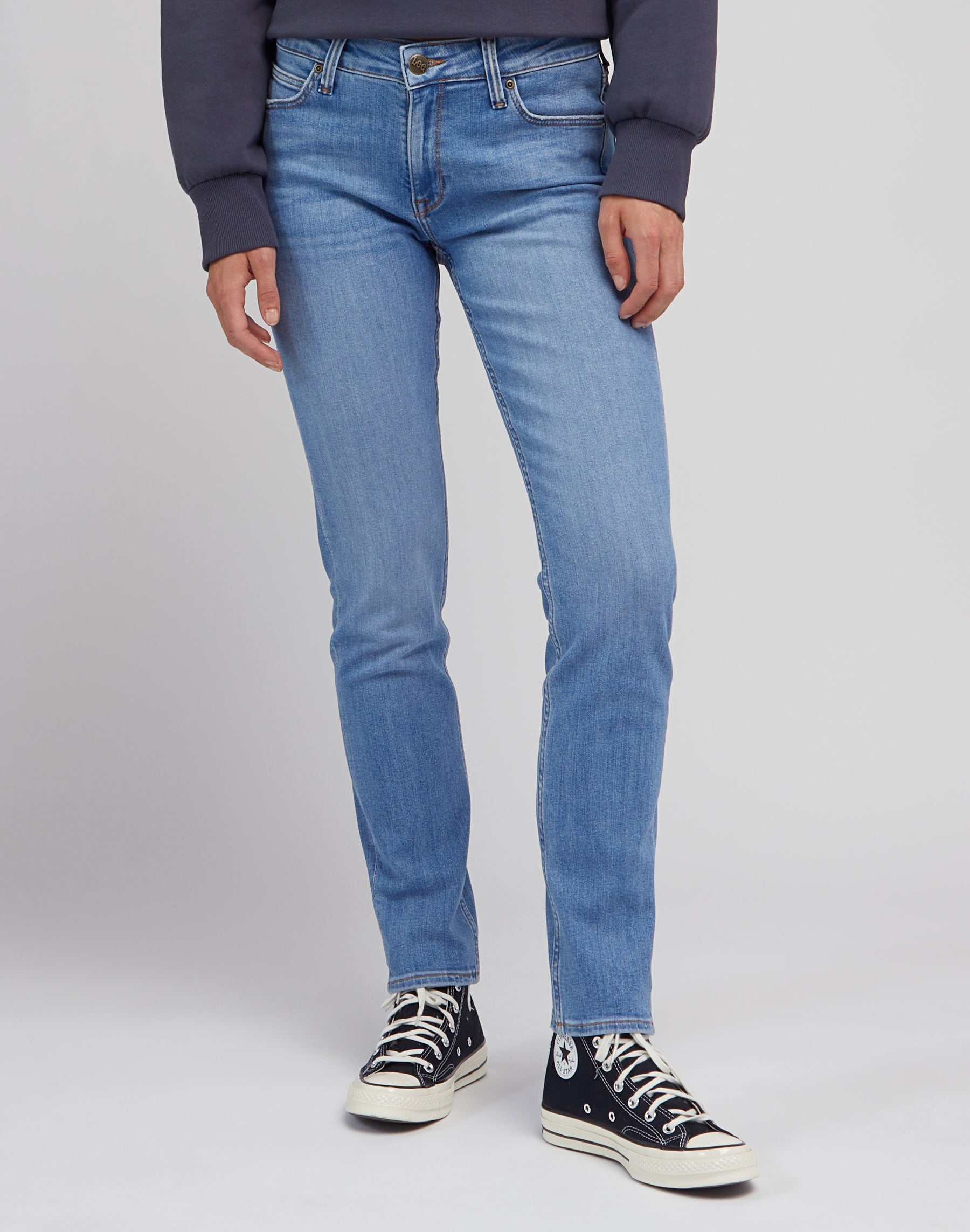 Elly in jeans da mezza conversazione Lee