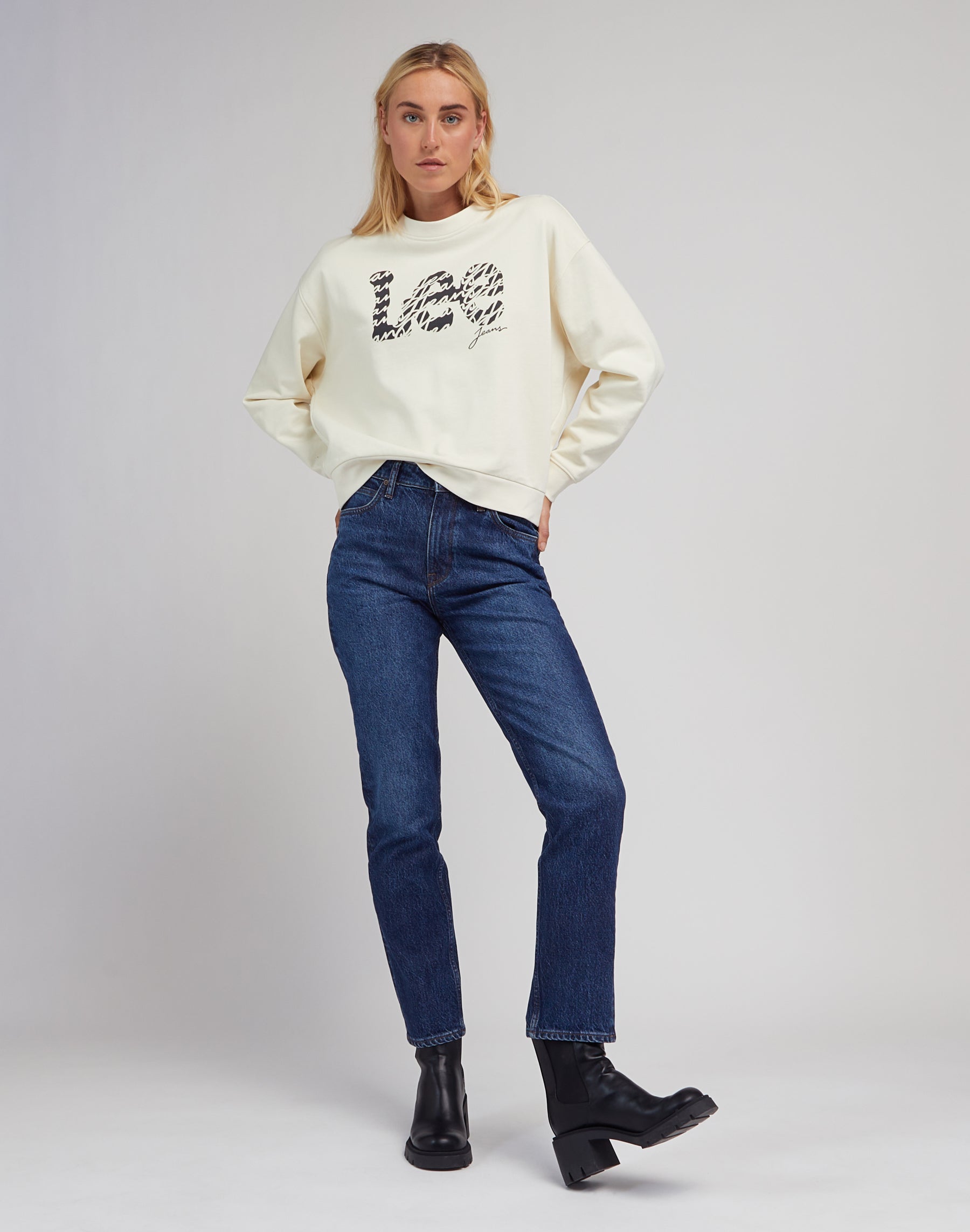Carol in jeans Dark Humour Lee