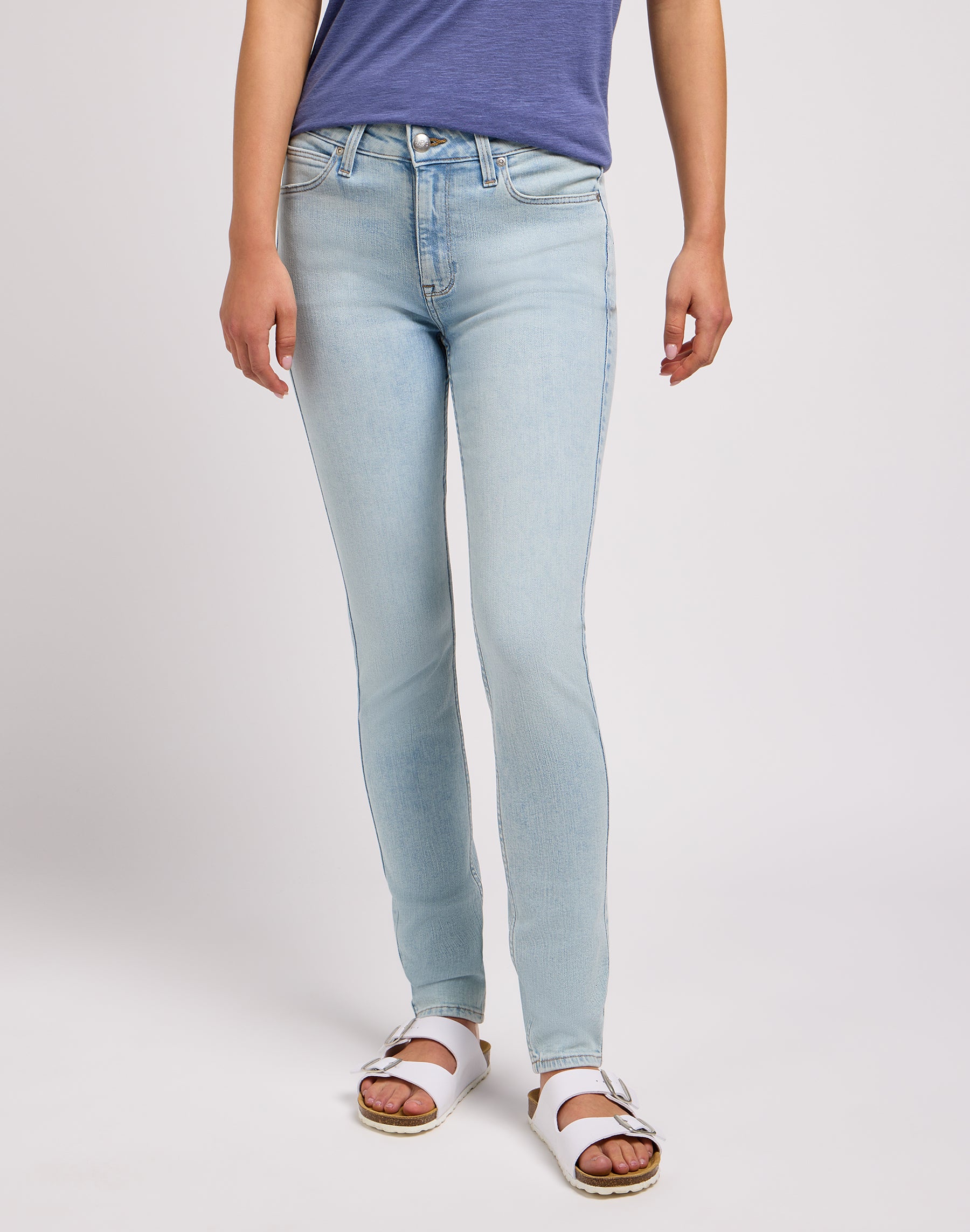 Scarlett High in jeans Dive On In Lee