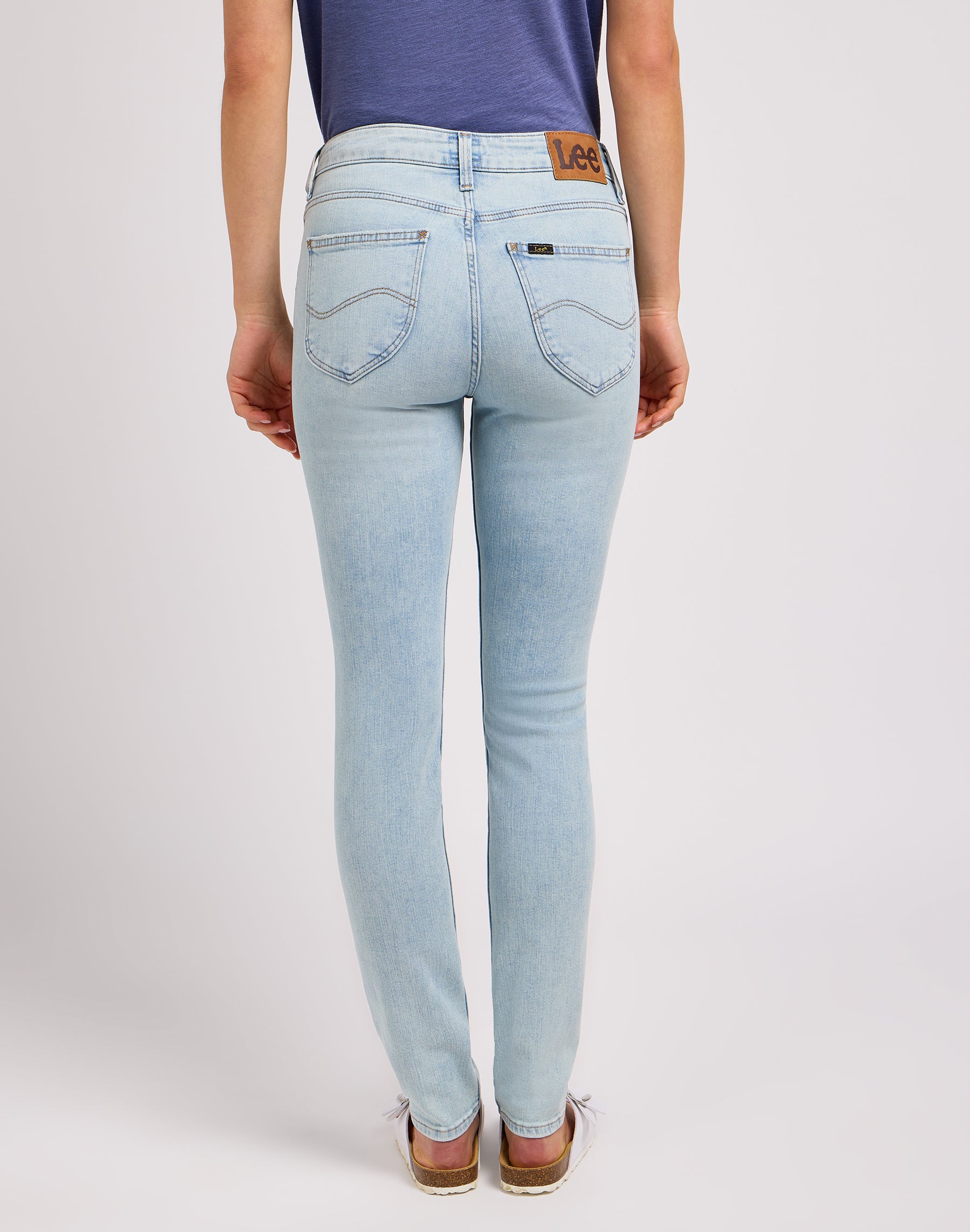 Scarlett High in jeans Dive On In Lee