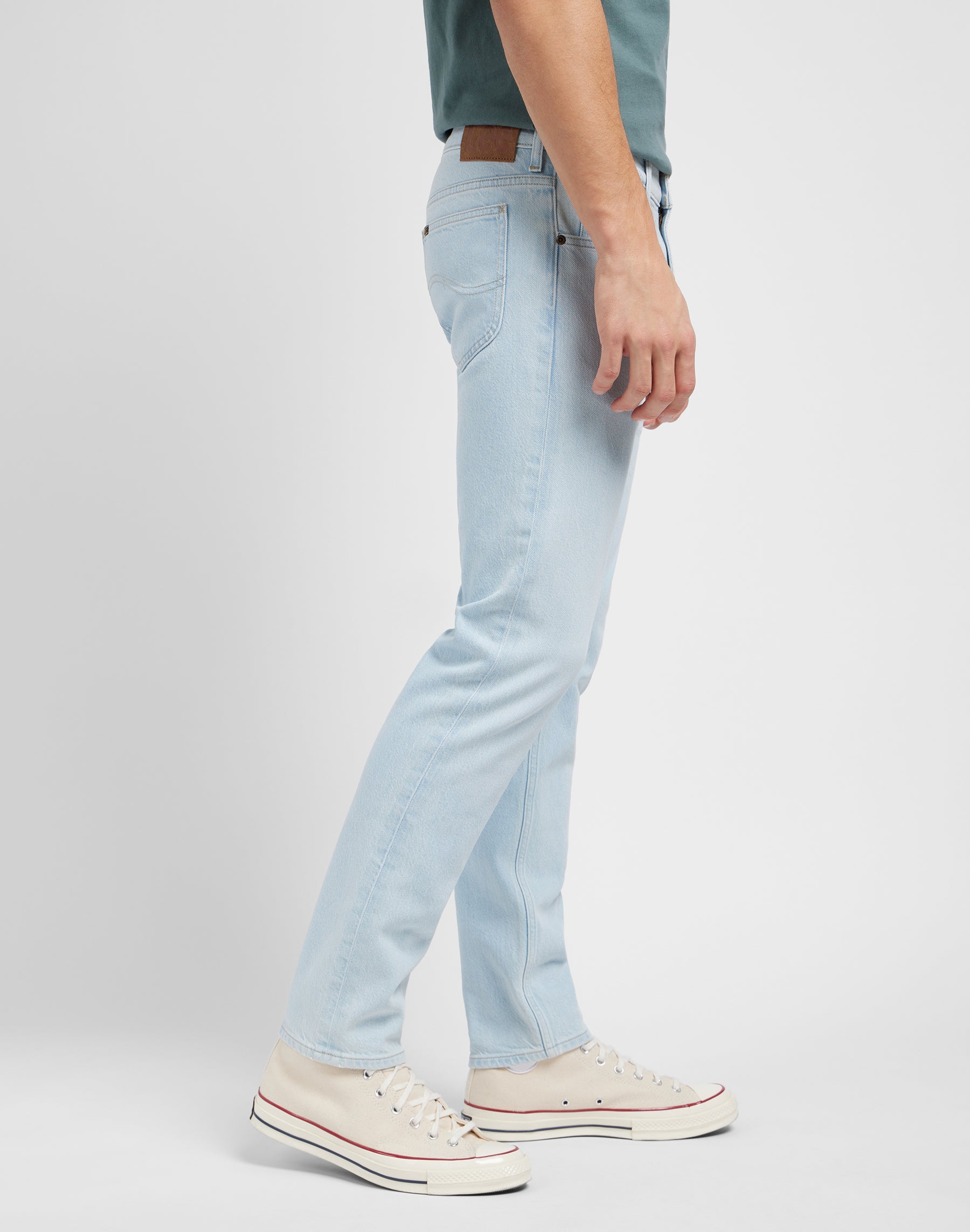 Cavaliere in jeans Johnny indossati Lee
