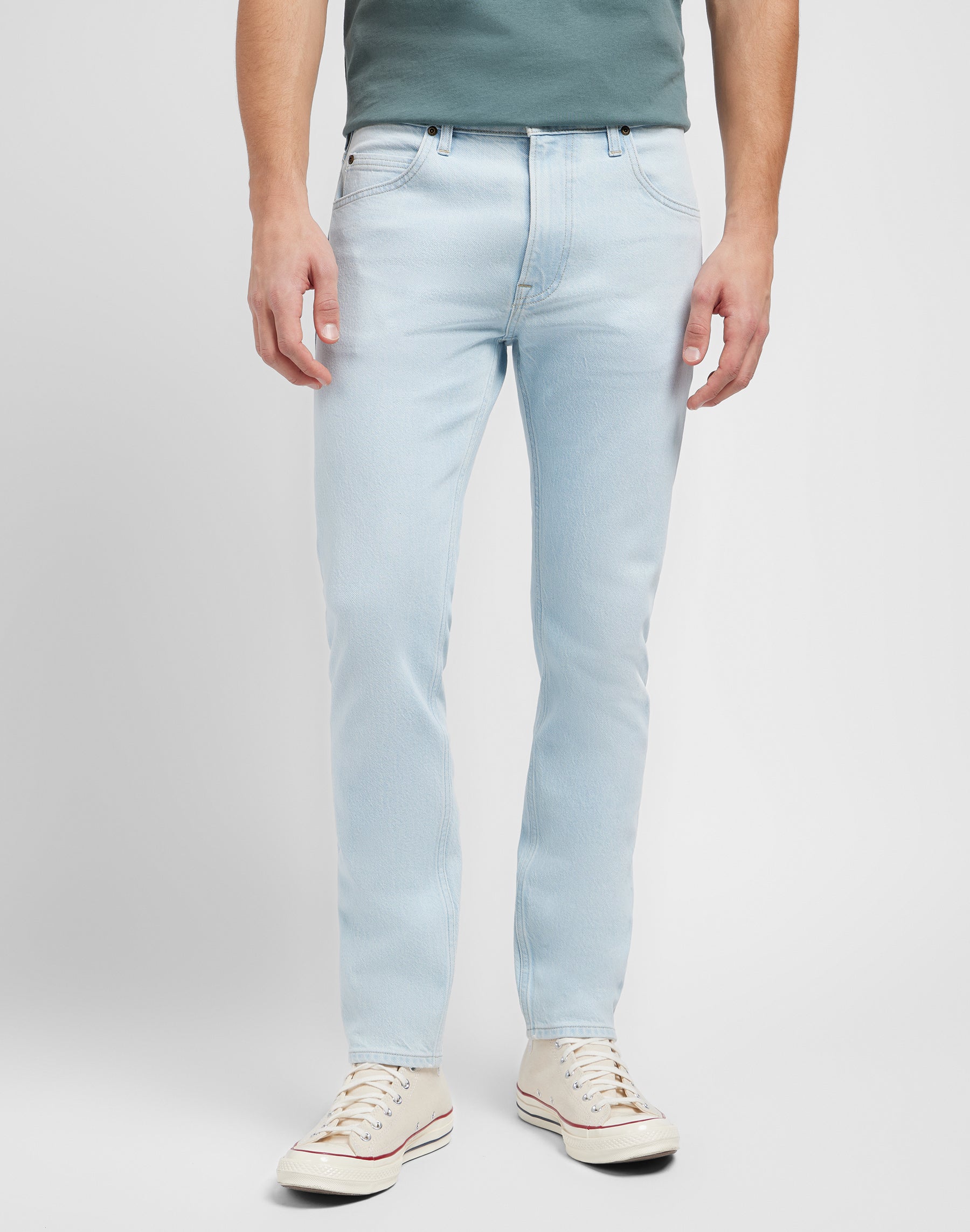 Cavaliere in jeans Johnny indossati Lee