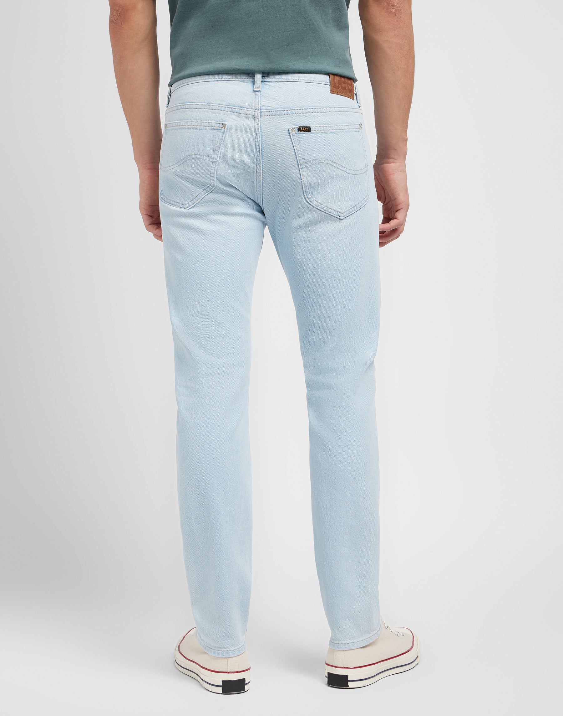 Cavaliere in jeans Johnny indossati Lee