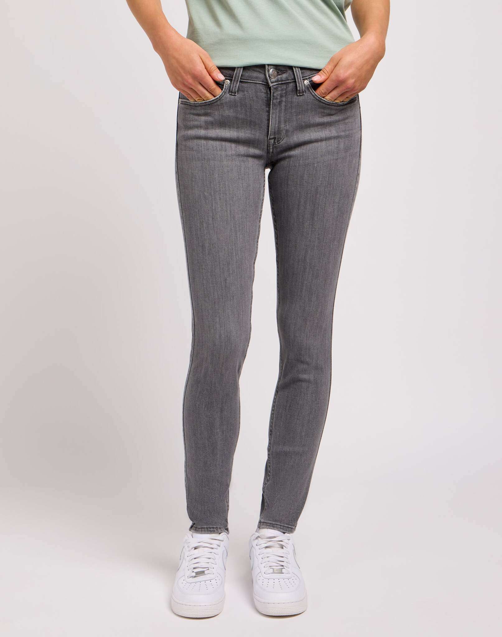 Scarlett in jeans Ash Stone Lee