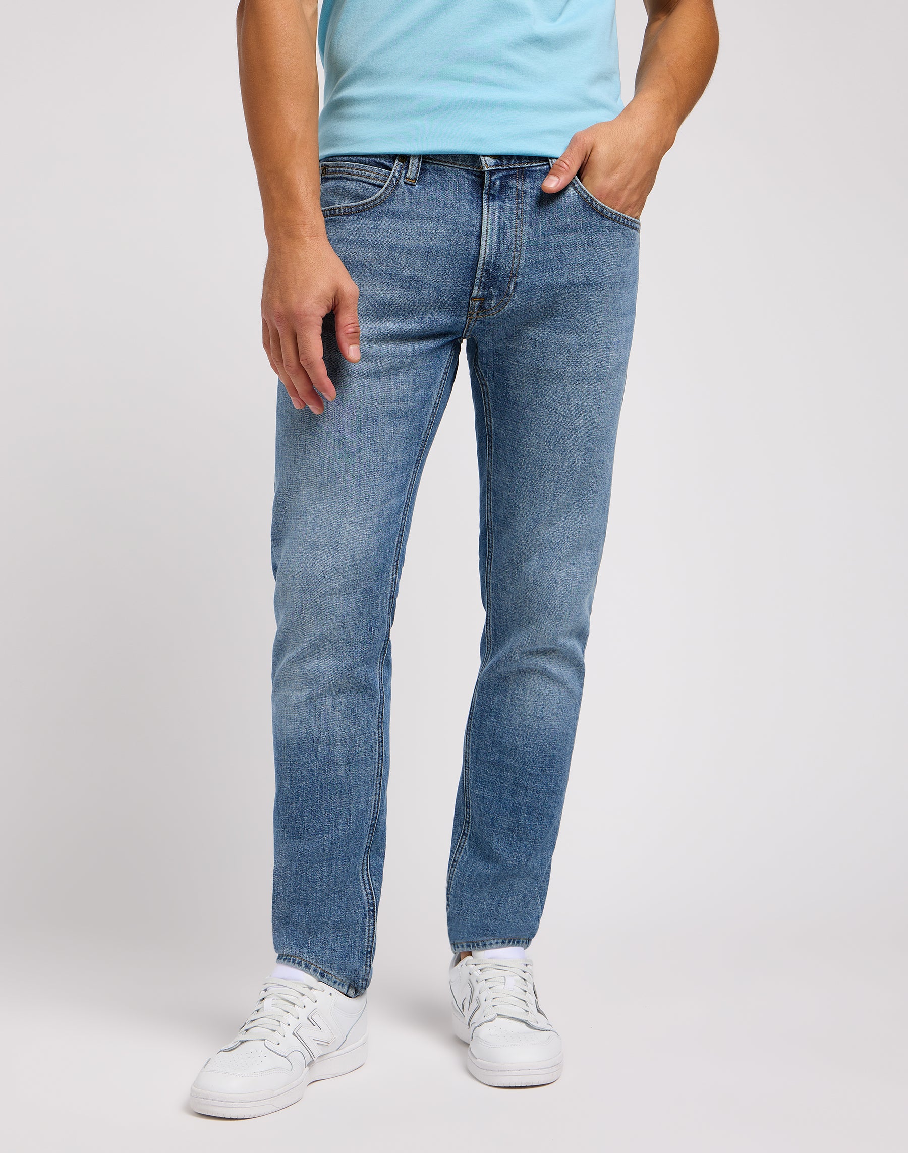 Luke in jeans da strada Lee
