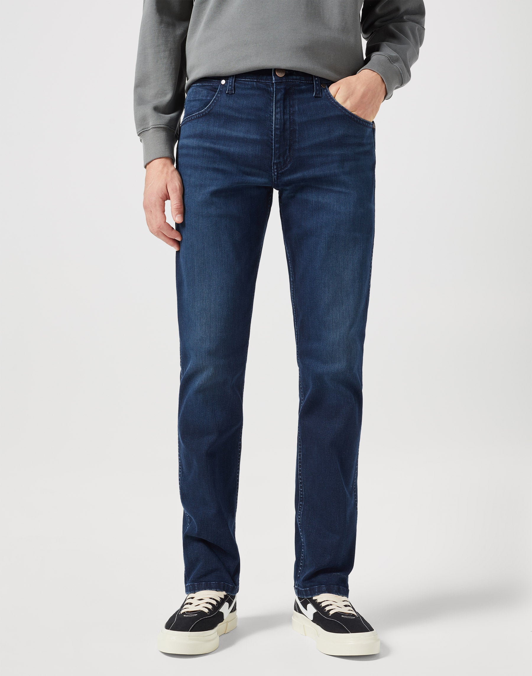 Greensboro in jeans Wild Horse Wrangler