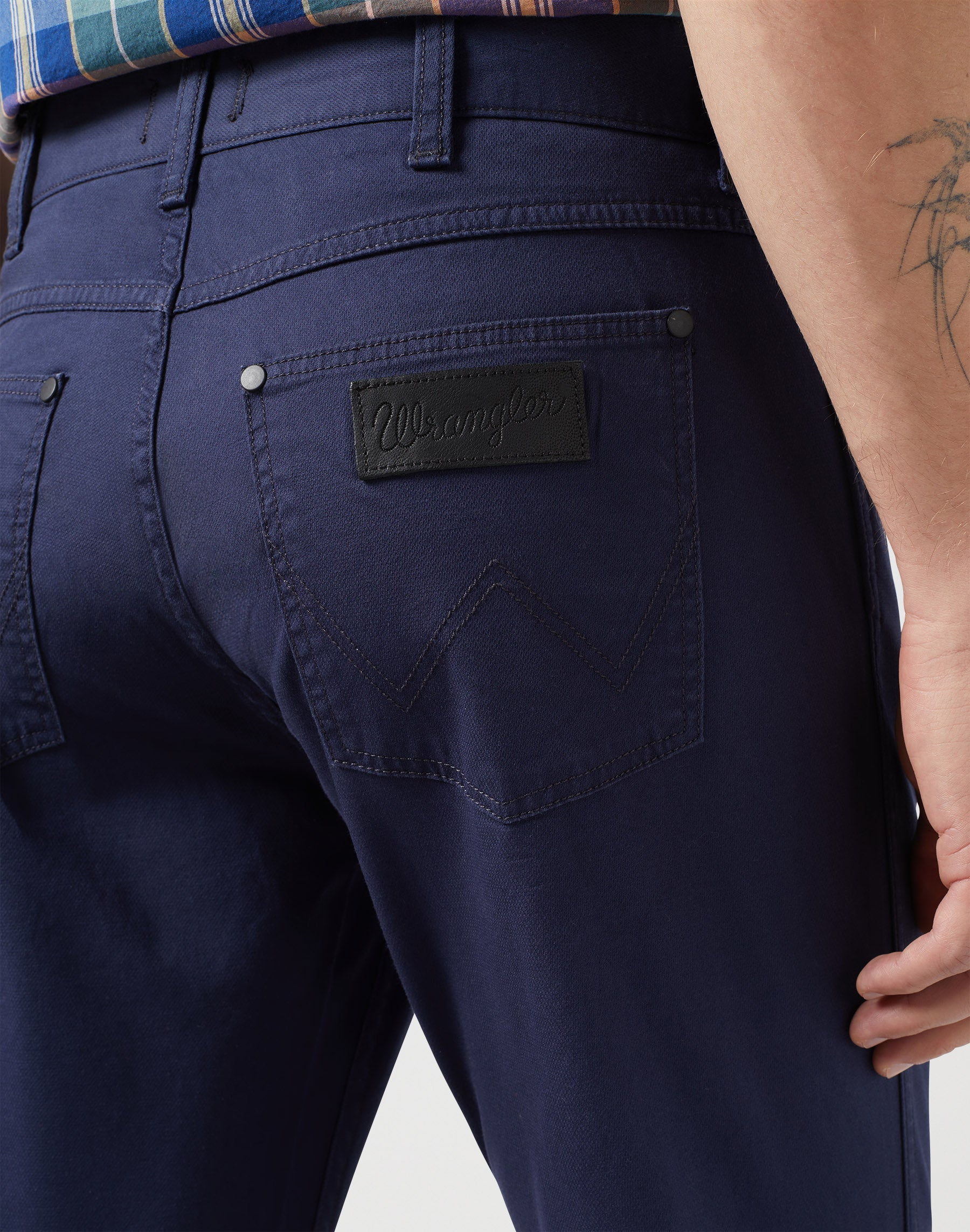 Pantaloni Greensboro Low Stretch in Dark Navy Wrangler