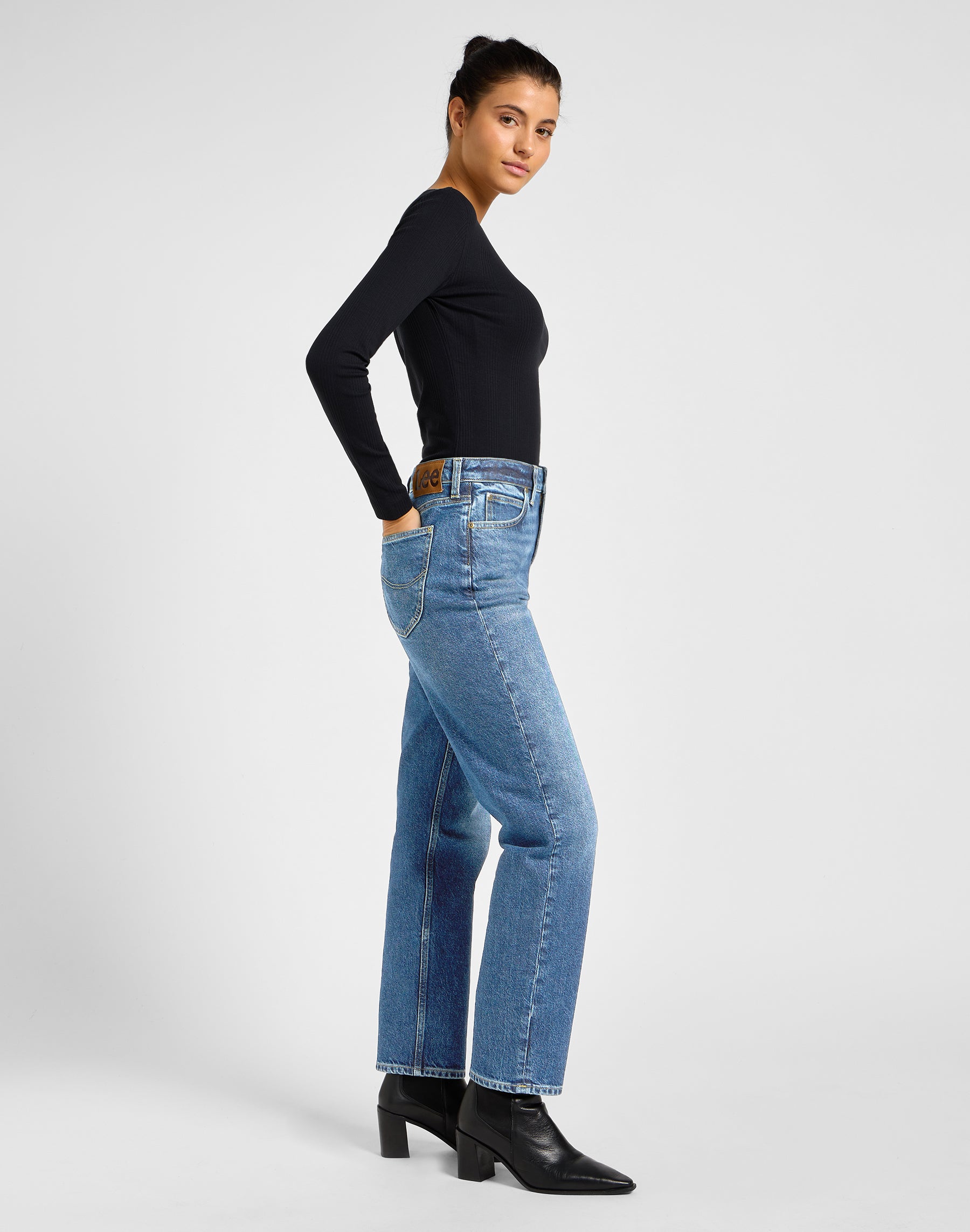 Carol in jeans classici Lee