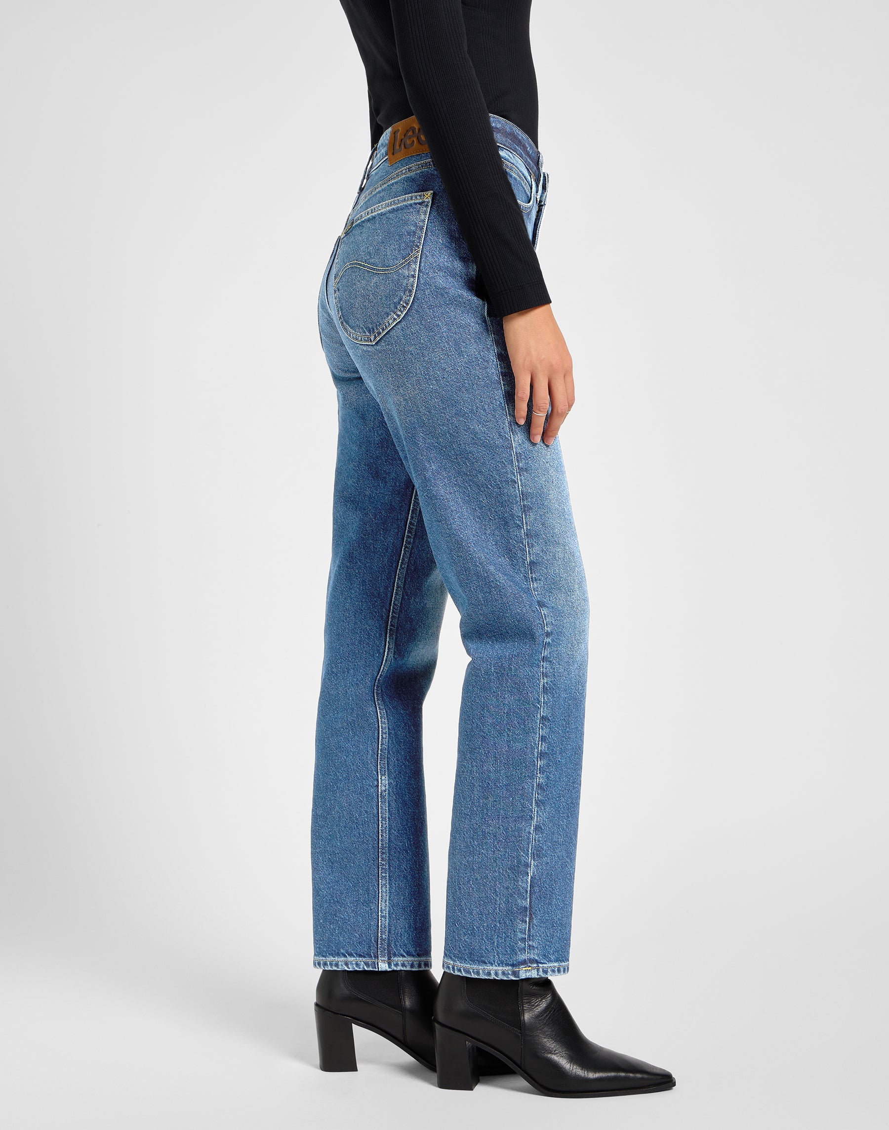 Carol in jeans classici Lee