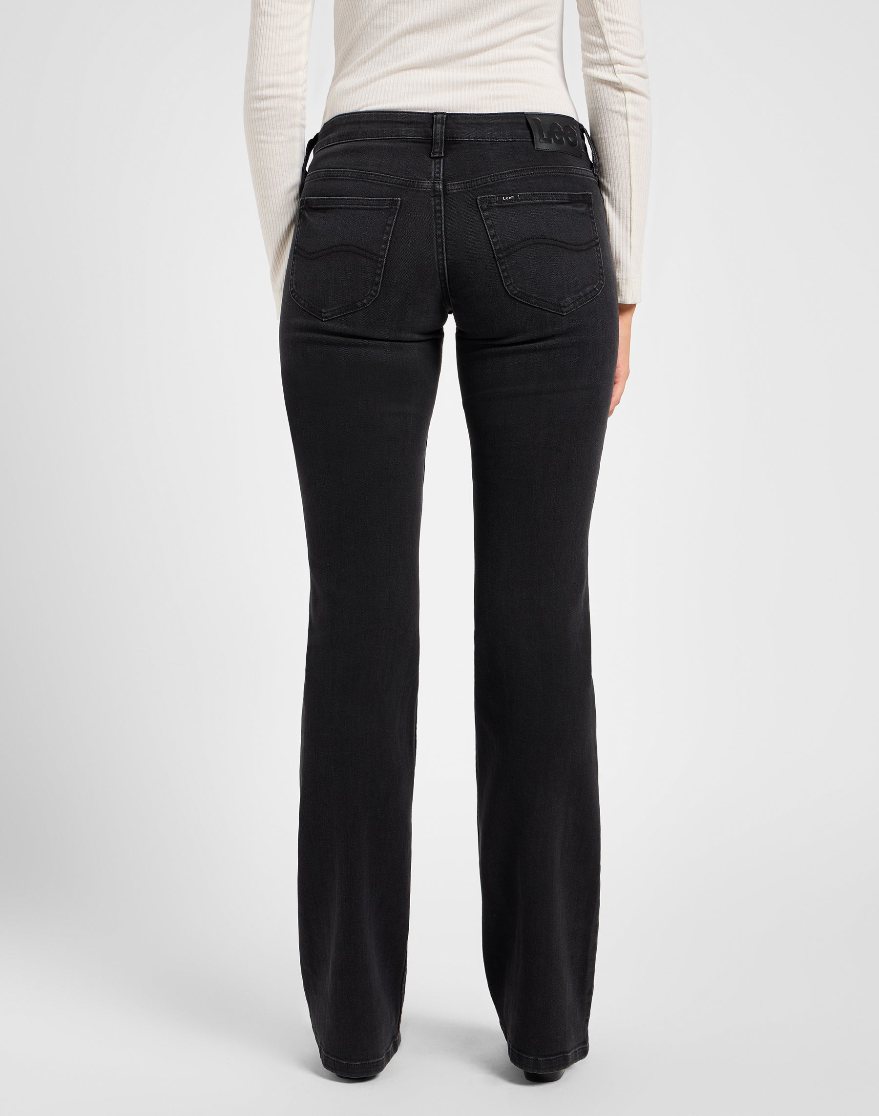 Jessica in jeans True To Black Lee
