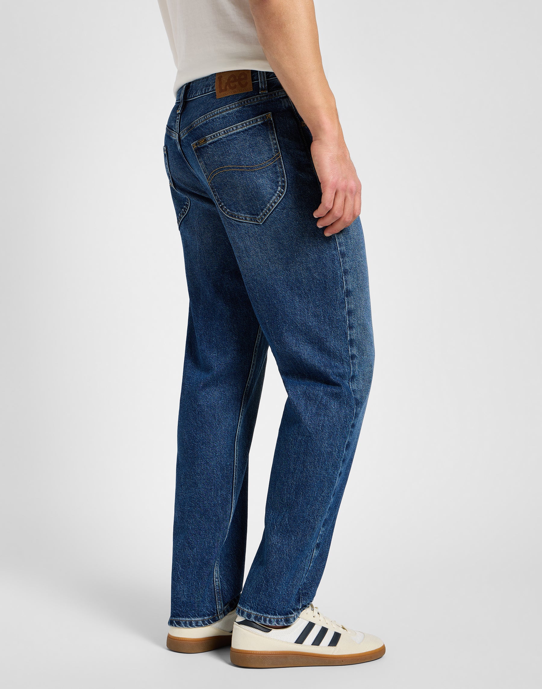 Oscar in jeans Hastings Lee