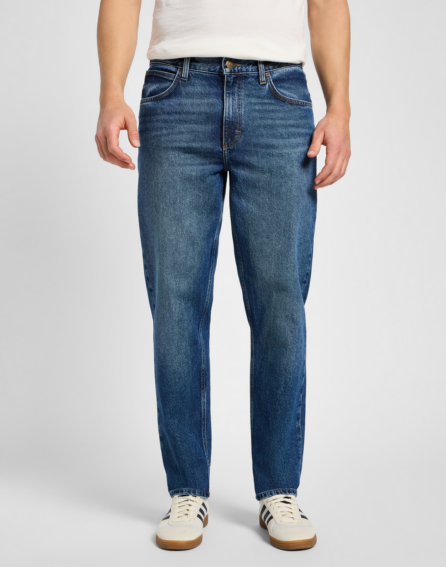 Oscar in jeans Hastings Lee