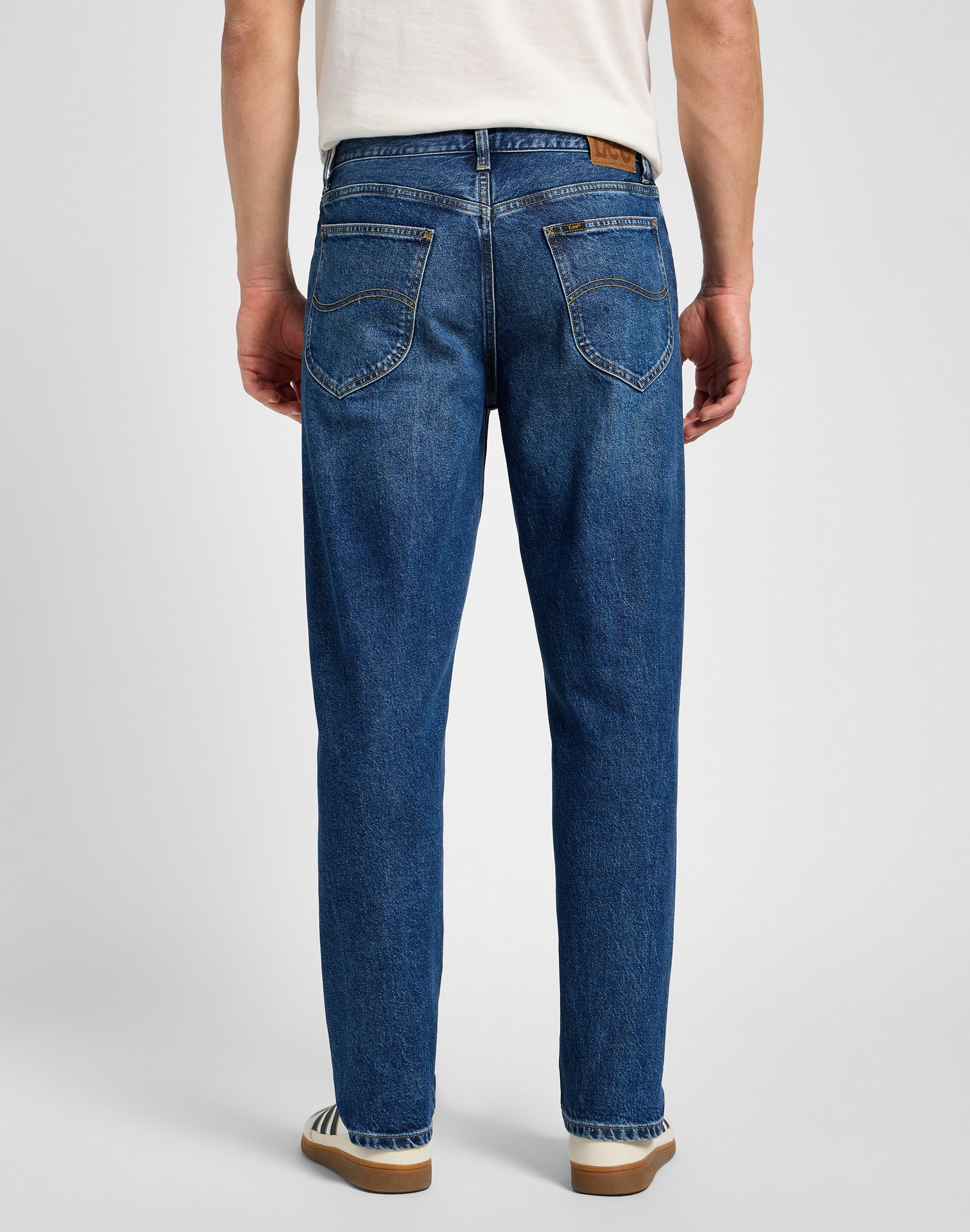 Oscar in jeans Hastings Lee