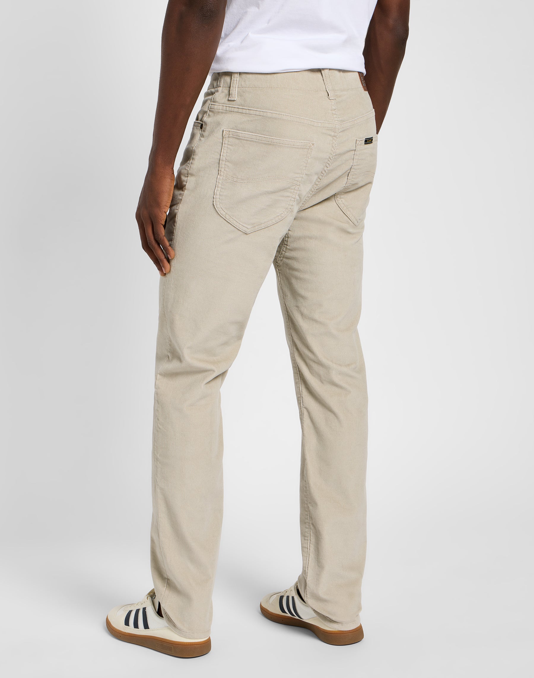 Pantaloni slim fit MVP in pietra di Salina Lee