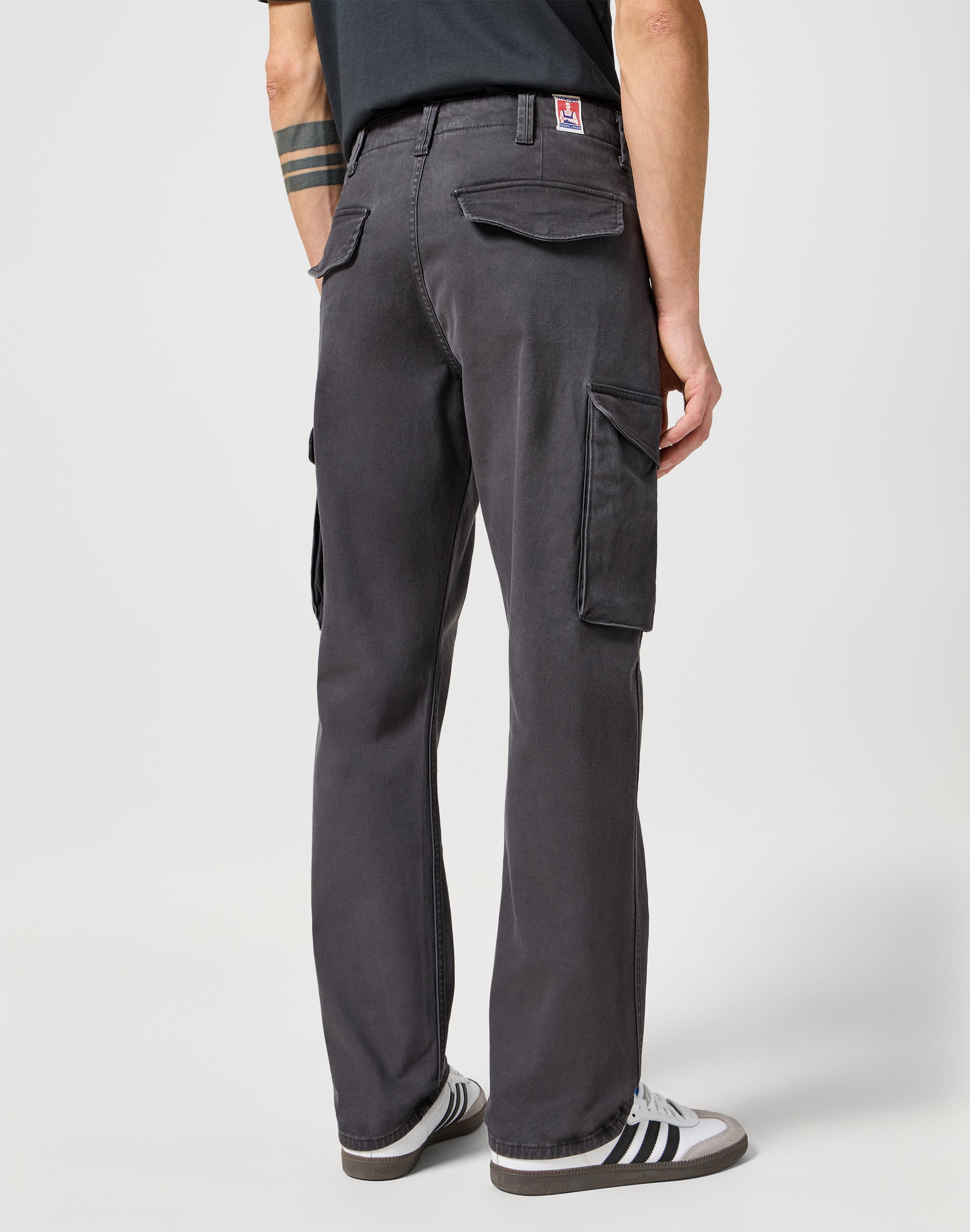 Pantaloni Casey Jones Cargo Regular in nero sbiadito Wrangler
