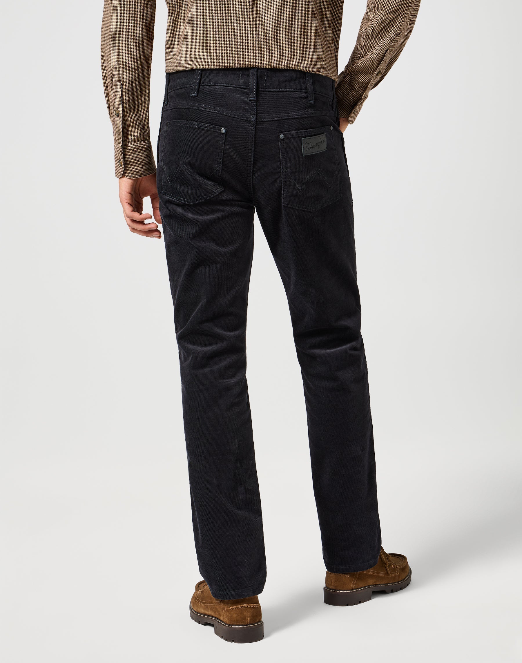 Greensboro in pantaloni neri Wrangler