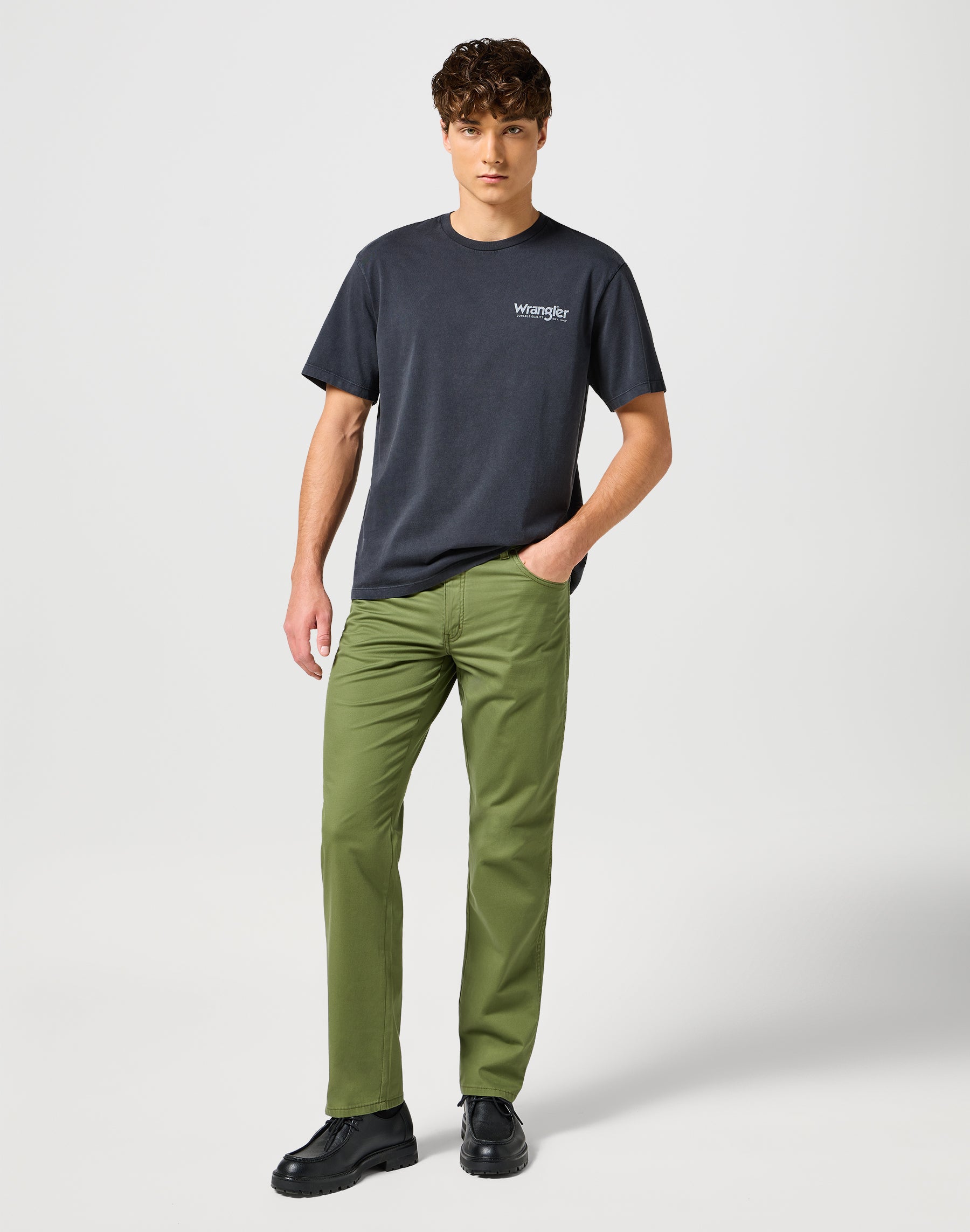 Pantaloni Texas in Dusty Olive Wrangler