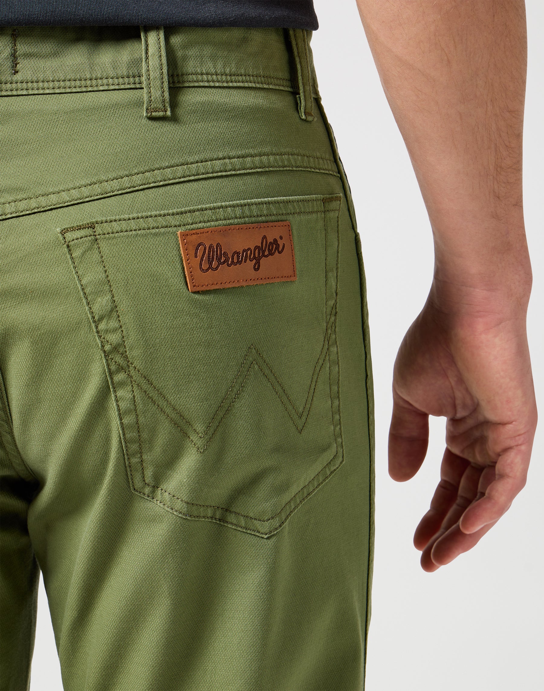 Pantaloni Texas in Dusty Olive Wrangler