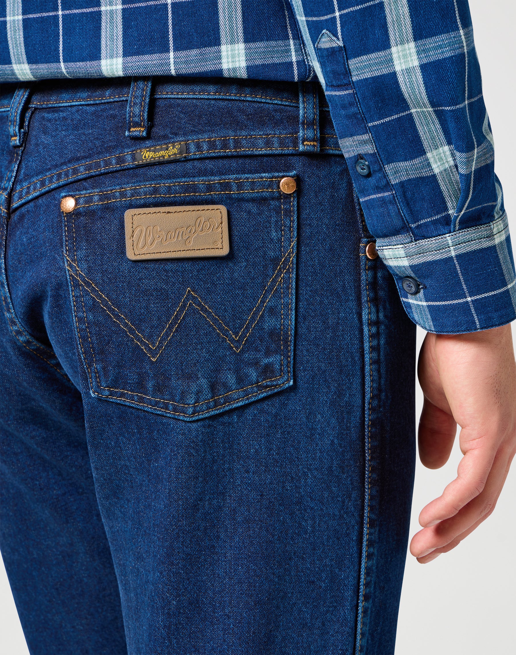 13MWZ in pietra scura Jeans Wrangler