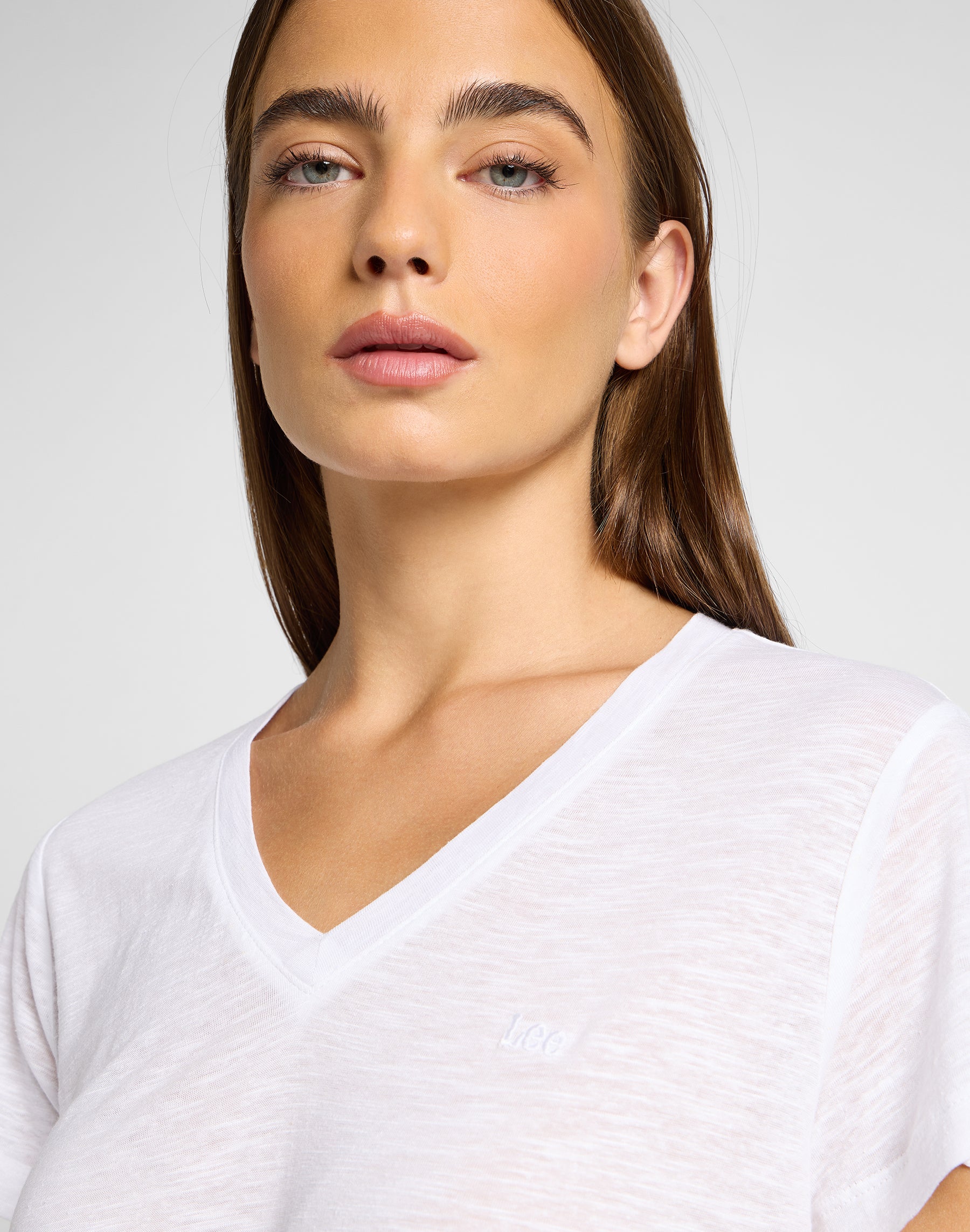 T-shirt con scollo a V in bianco brillante Lee