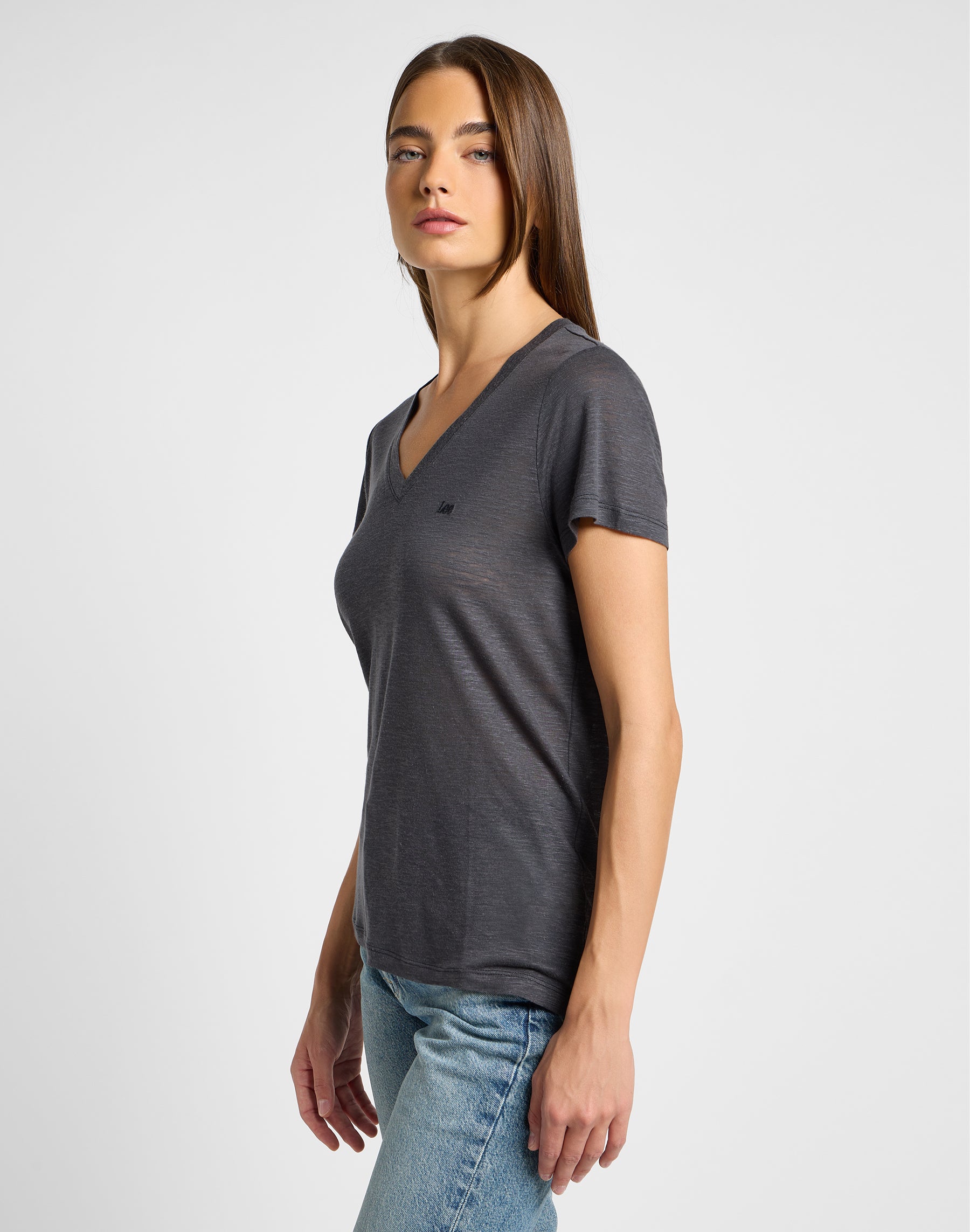 T-shirt con scollo a V in nero Lee