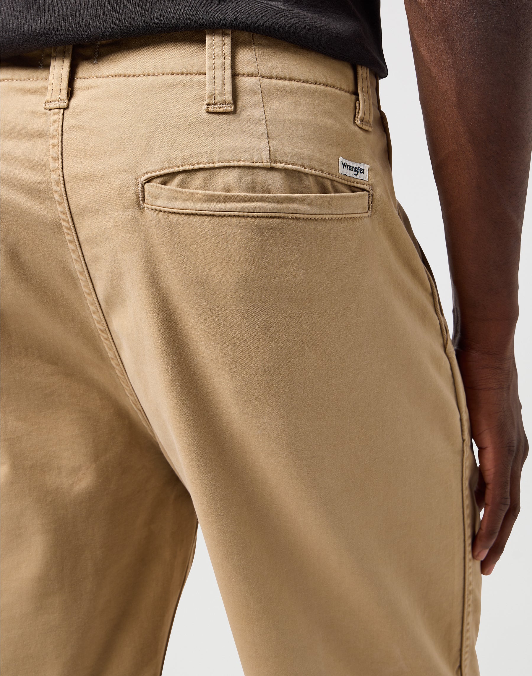 Chino Short in Plaza Taupe Chinoshorts Wrangler