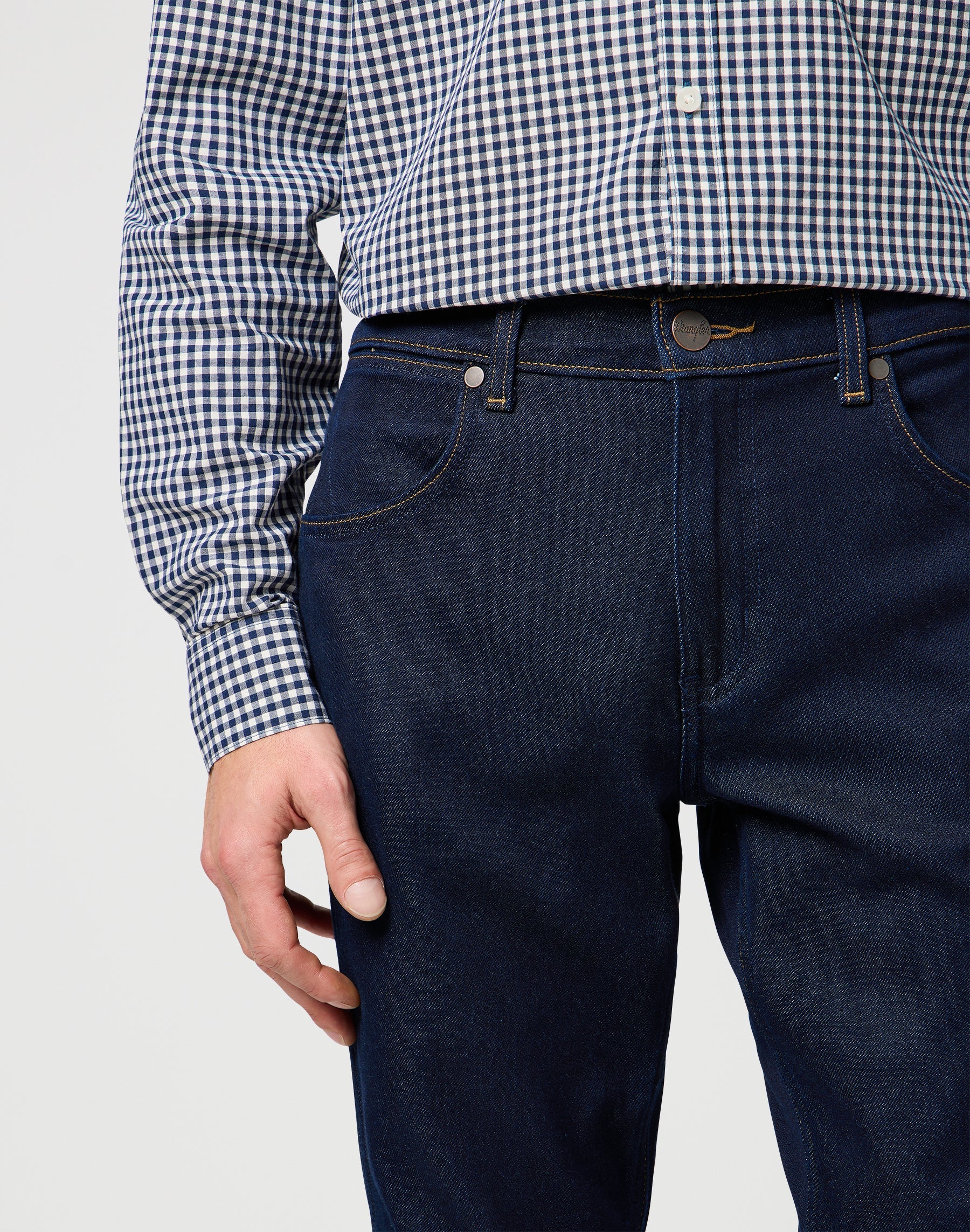 Greensboro in Moonlight Rinse Jeans Wrangler