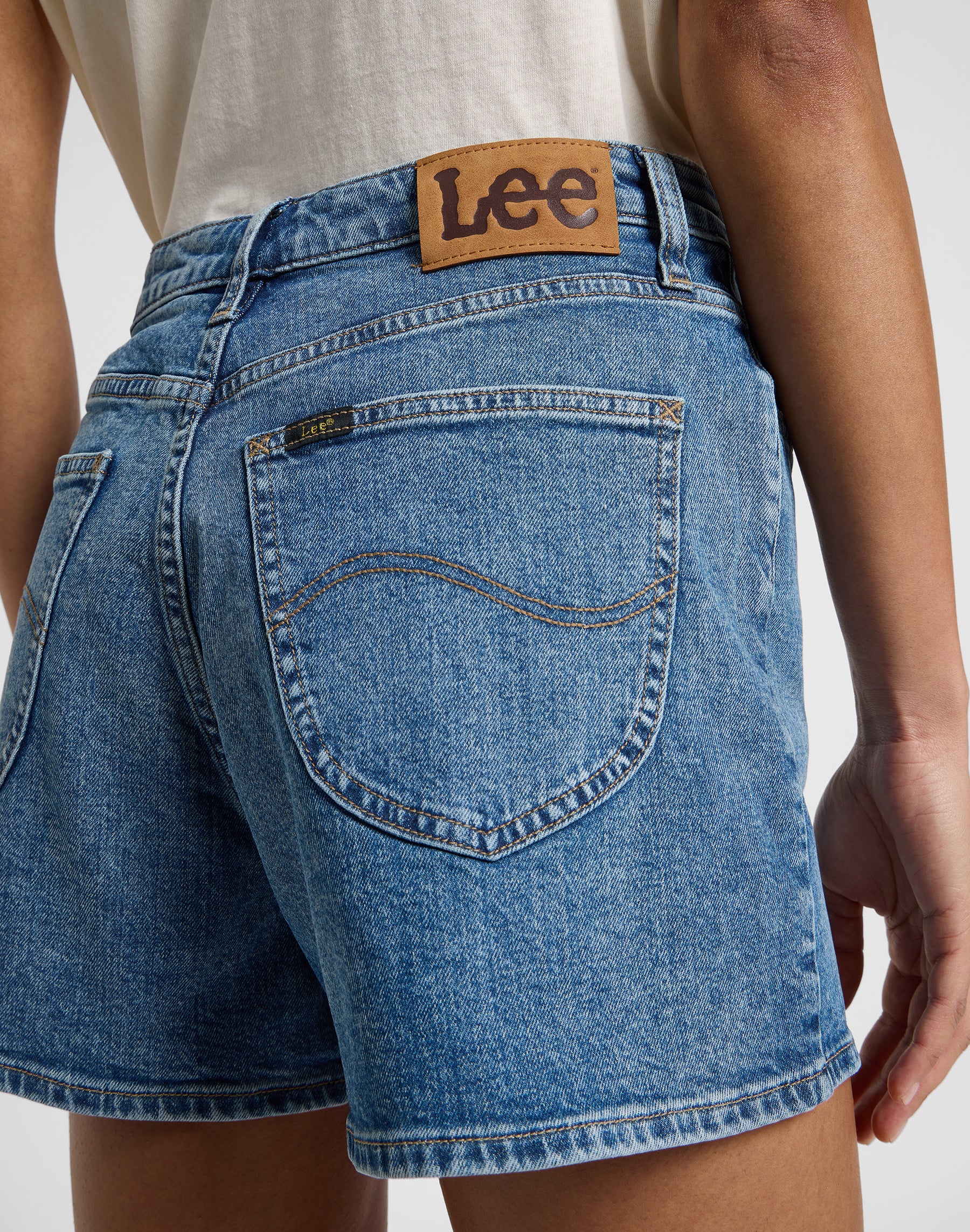 Carol short in pantaloncini di denim blu Lee