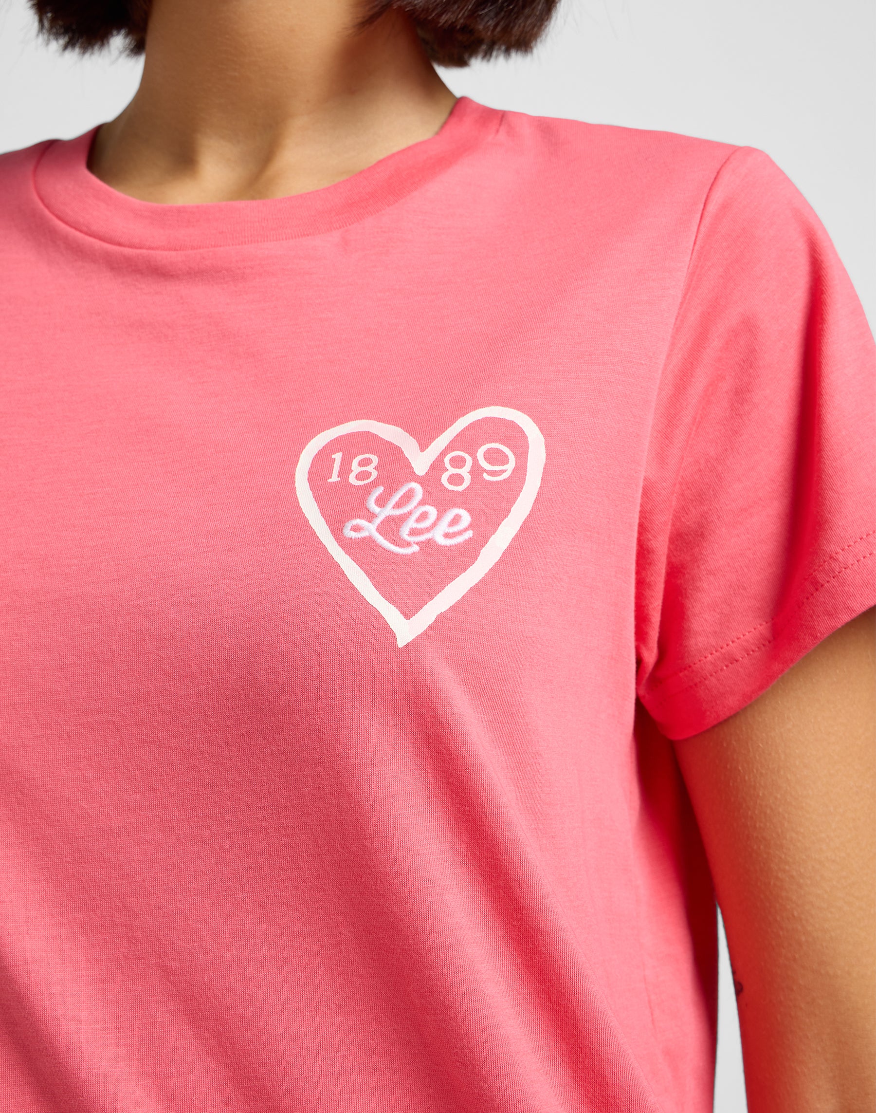 Maglietta con logo piccolo in Lychee T-Shirts Lee