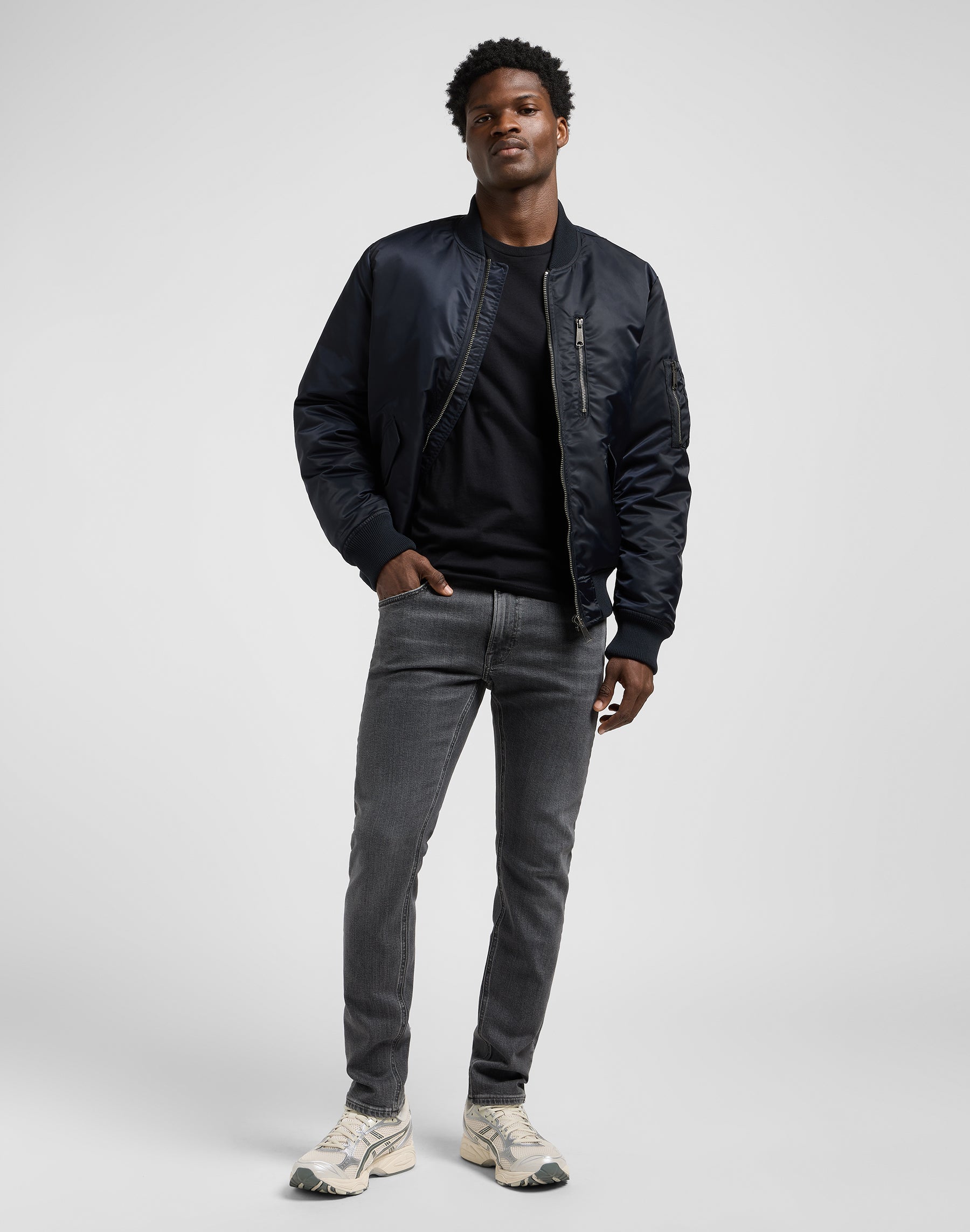 Luke in Jeans Lee Ashes