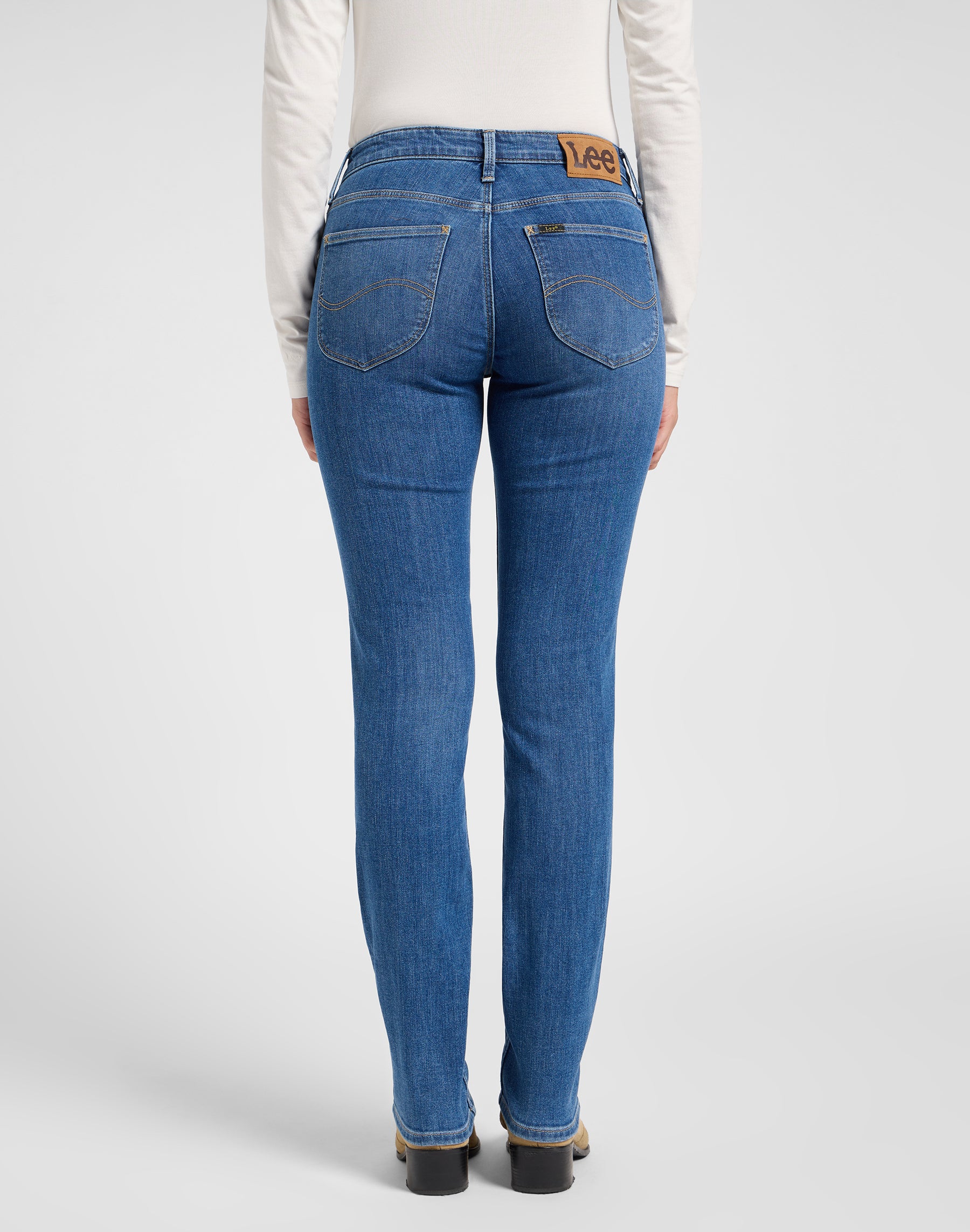 Elly in Hidden Lagoon Jeans Lee